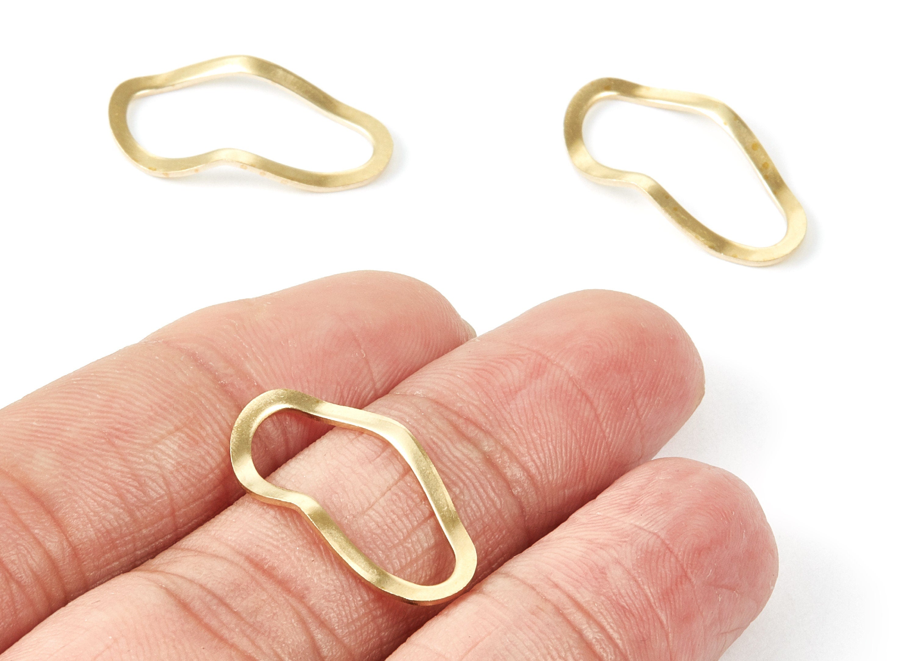 Brass Oval Charms - Wavy oval Shaped Raw Brass Pendant - Earring Findings - Jewelry Supplies - 24.32x12.6x0.79mm - PP1842 - DOMEDBAZAAR