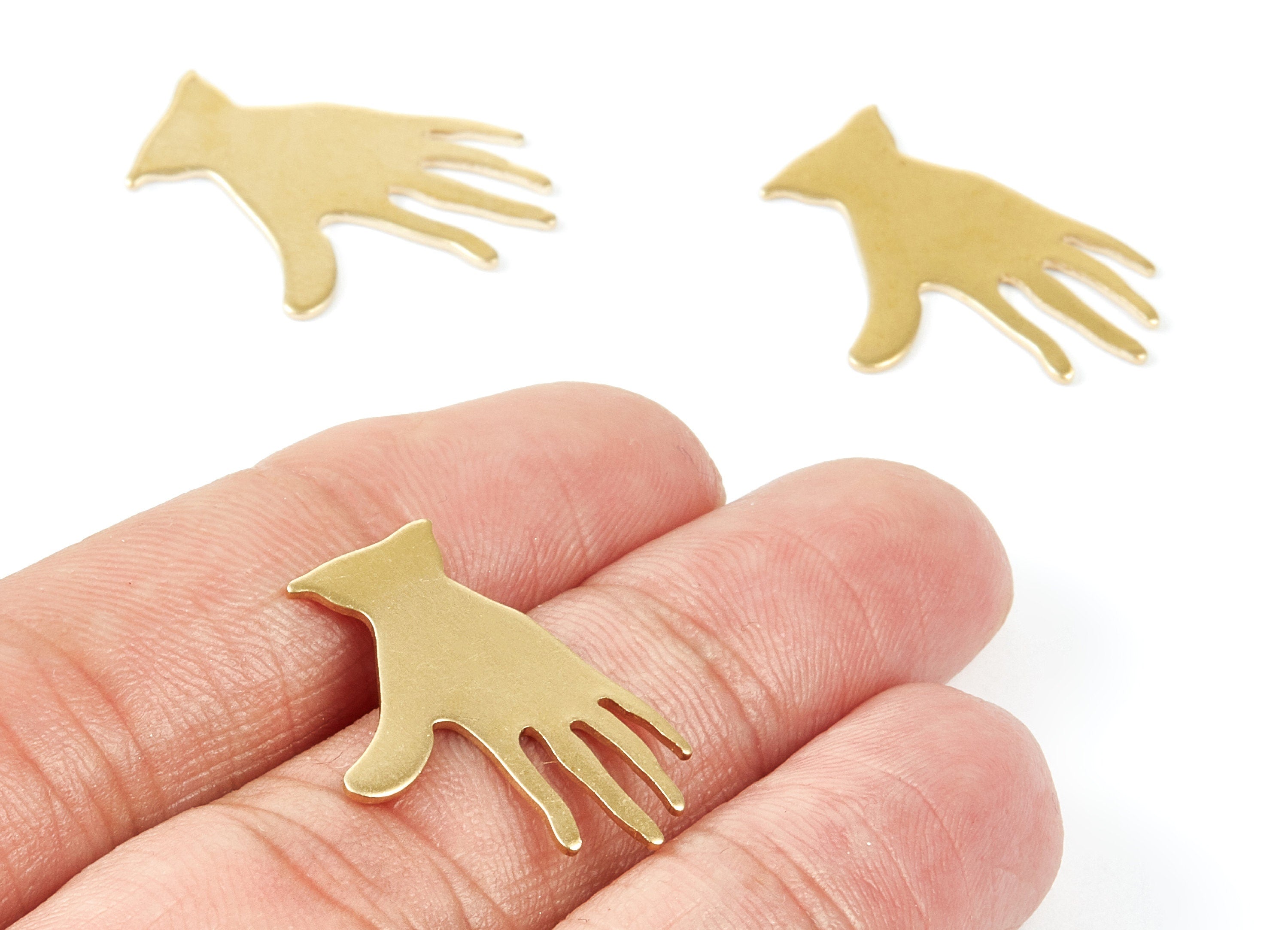 Brass Hand Charms - Hand Shaped Raw Brass pendant - Earring Findings - Jewelry Supplies - 25,37x17,17x0,82mm - PP2023 - DOMEDBAZAAR