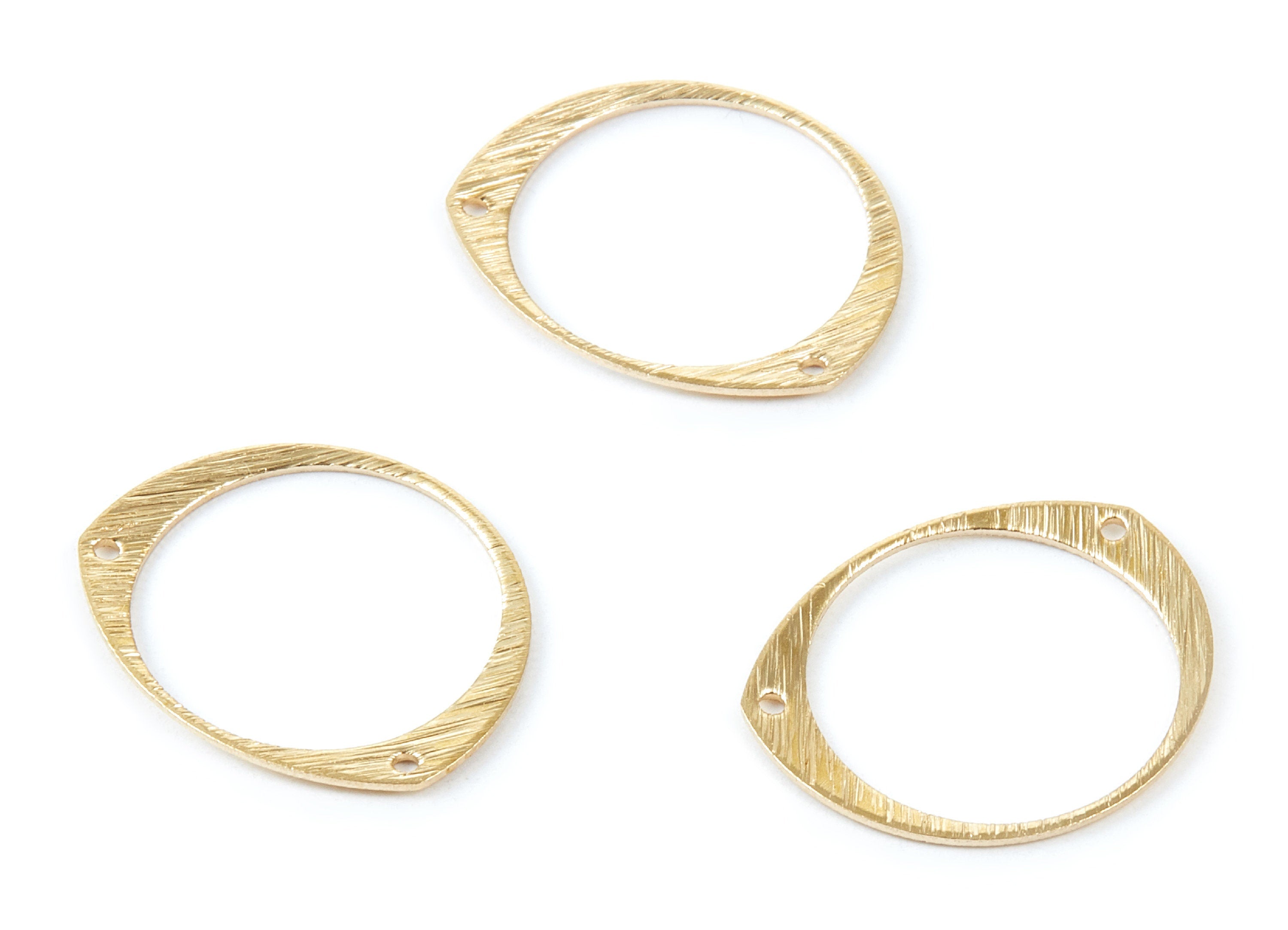 Brass Round Charms - Rough Textured Raw Brass Pendant - Connectors With 2 Holes - Jewelry Supplies - 25,95x21,7x0,83mm - PP1872 - DOMEDBAZAAR