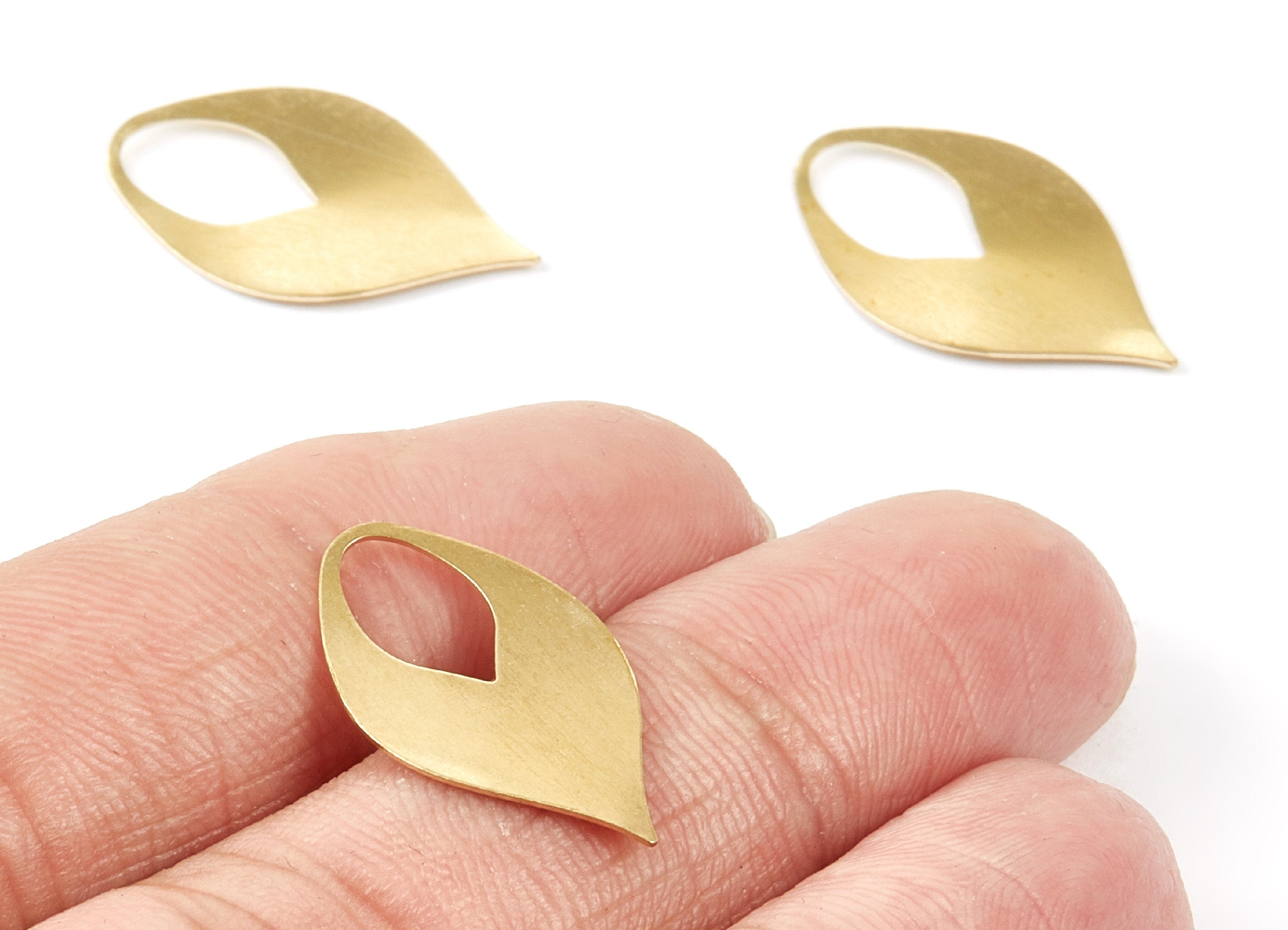 Brass Leaf Charms - Leaf Shaped Raw Brass Pendant - Earring Findings - Jewelry Supplies - 21.66x13x0.63mm - PP1983 - DOMEDBAZAAR