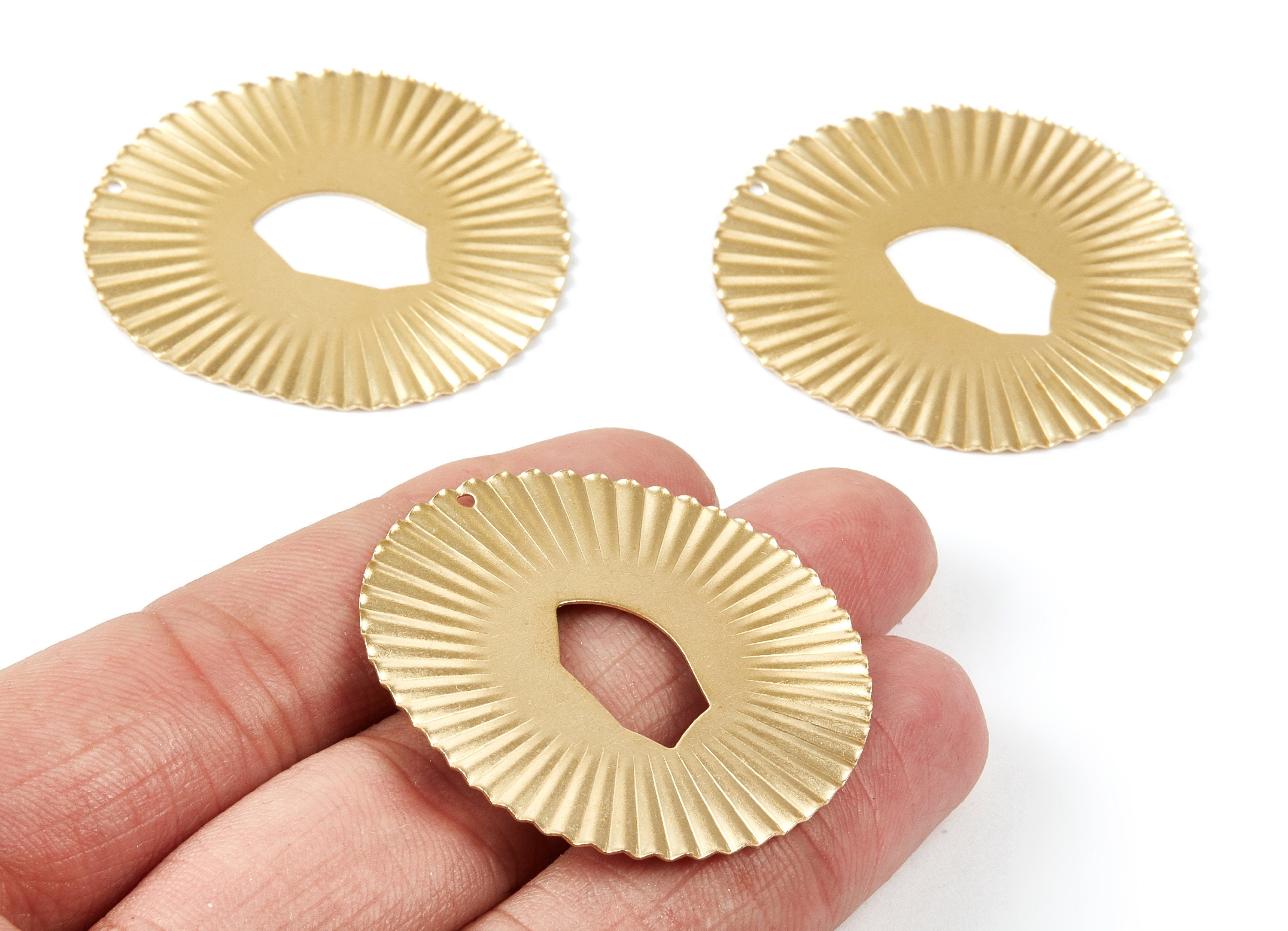 Brass Grooved Charms - Grooved Circle Raw Brass Pendant - Earring Findings - Jewelry Supplies - 41,75x37,8x1mm - PP2111 - DOMEDBAZAAR