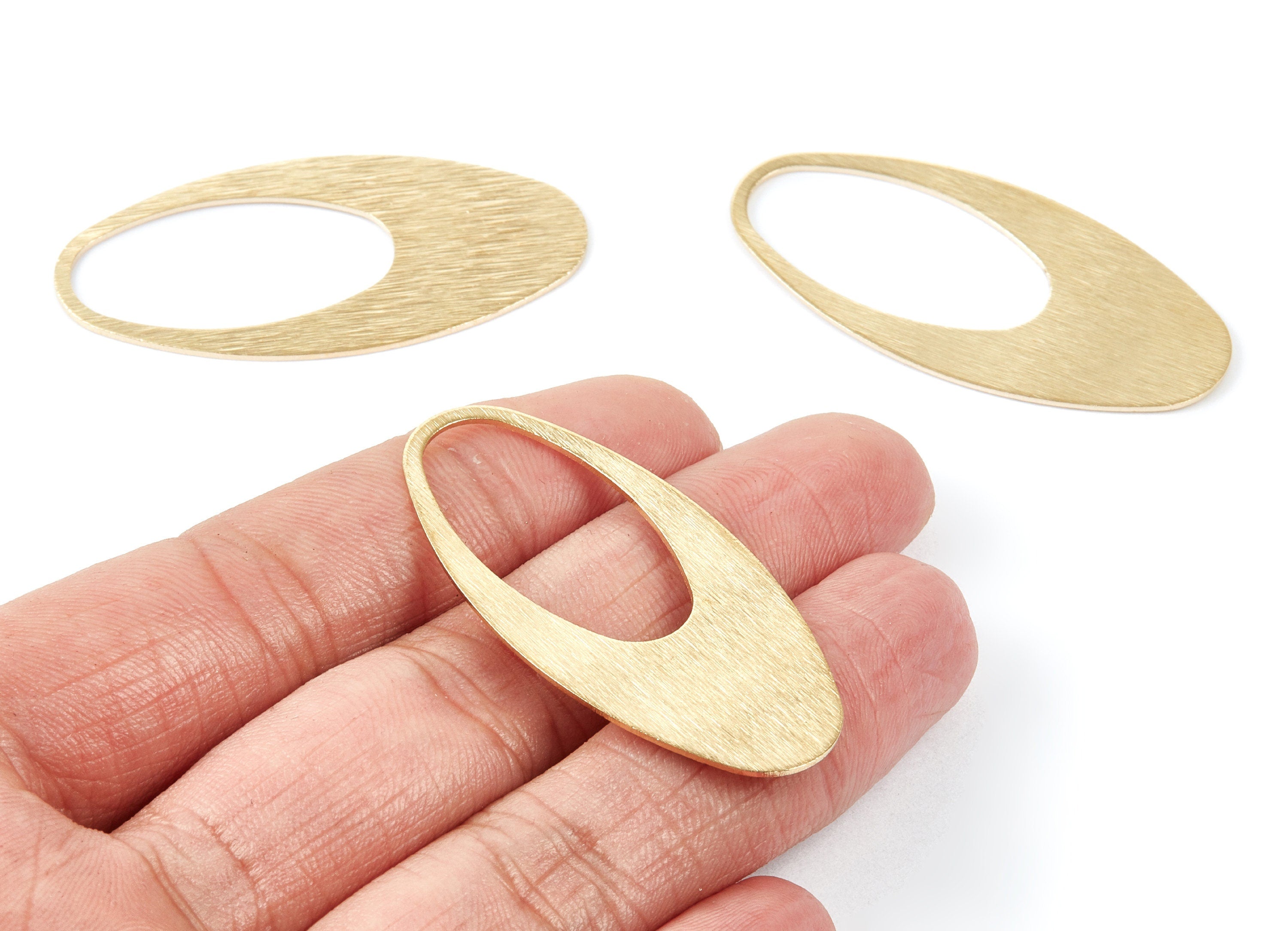 Brass Textured Oval Charms - Textured Oval Raw Brass Pendant - Brass Earring Findings - Jewelry Supplies - 48,8x23,6x0,8mm - PP1922 - DOMEDBAZAAR