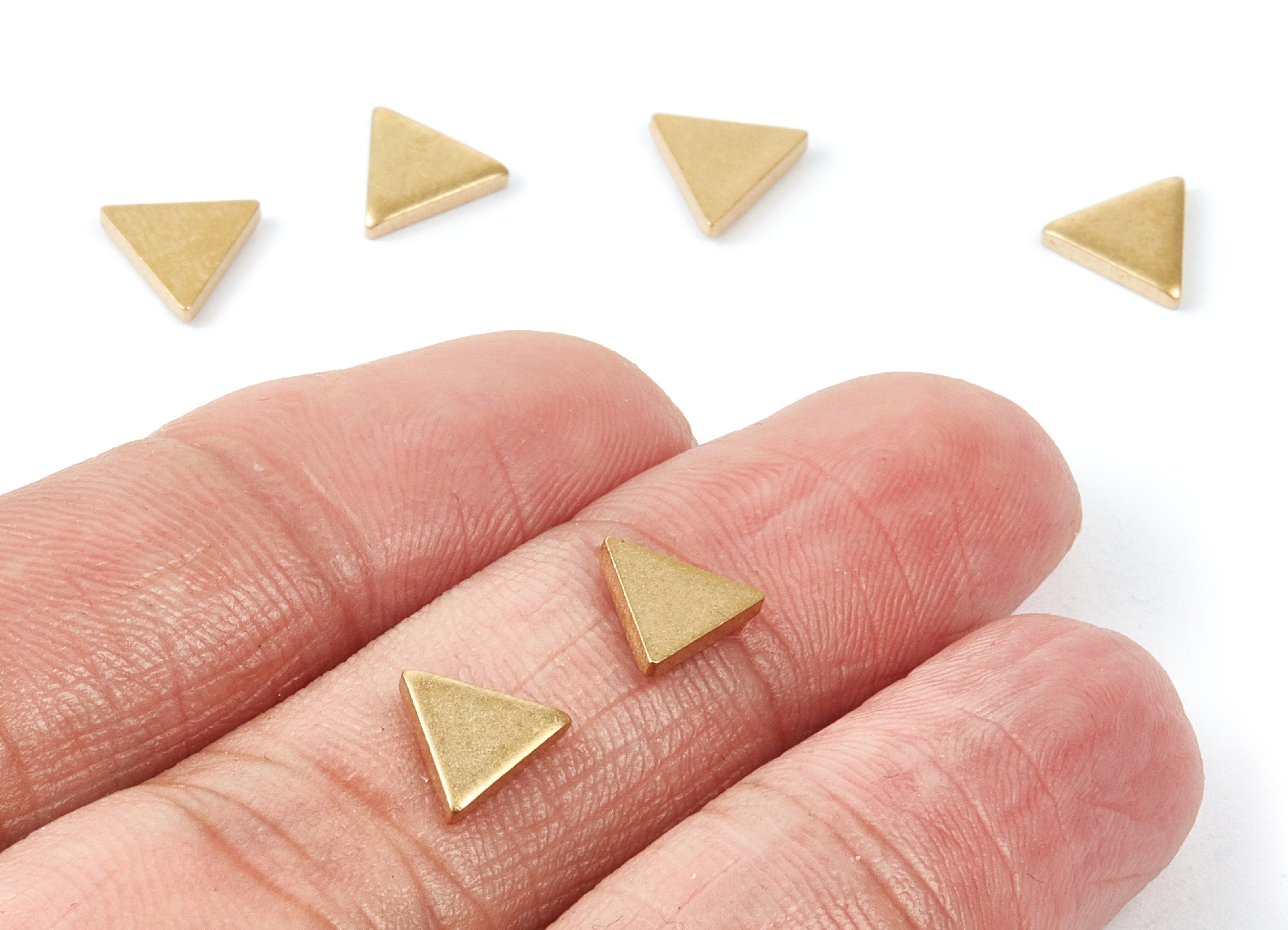 Brass Triangle Charms - Raw Brass Triangle Pendant - Earring Finddings - Jewelry Supplies - 8,3x7,35x1,5mm - PP1866 - DOMEDBAZAAR
