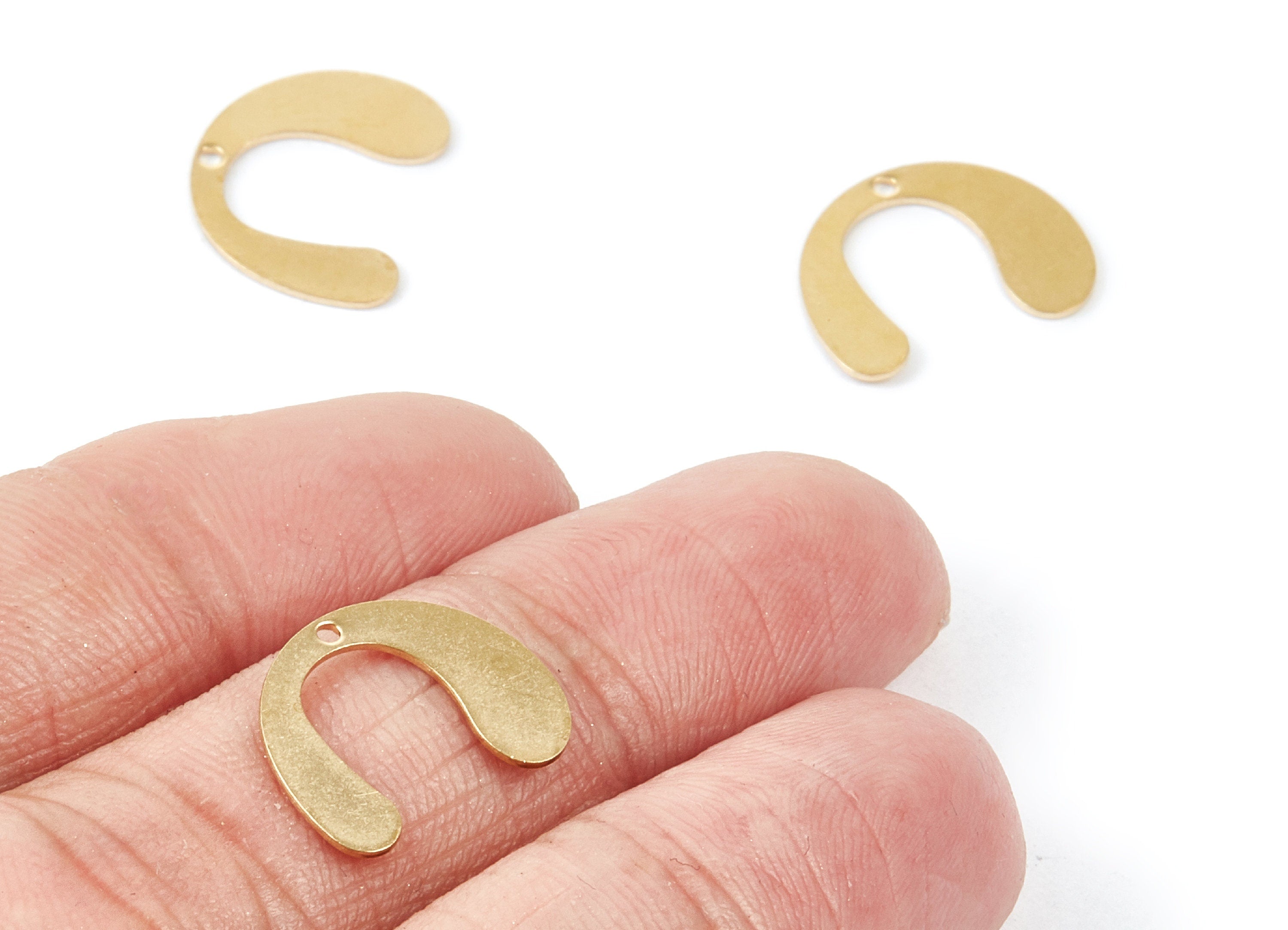 Brass U Charms - U Shaped Raw Brass Pendant - Earring Findings - Jewelry Supplies - 15,78x12,74x0,6mm - PP1906 - DOMEDBAZAAR