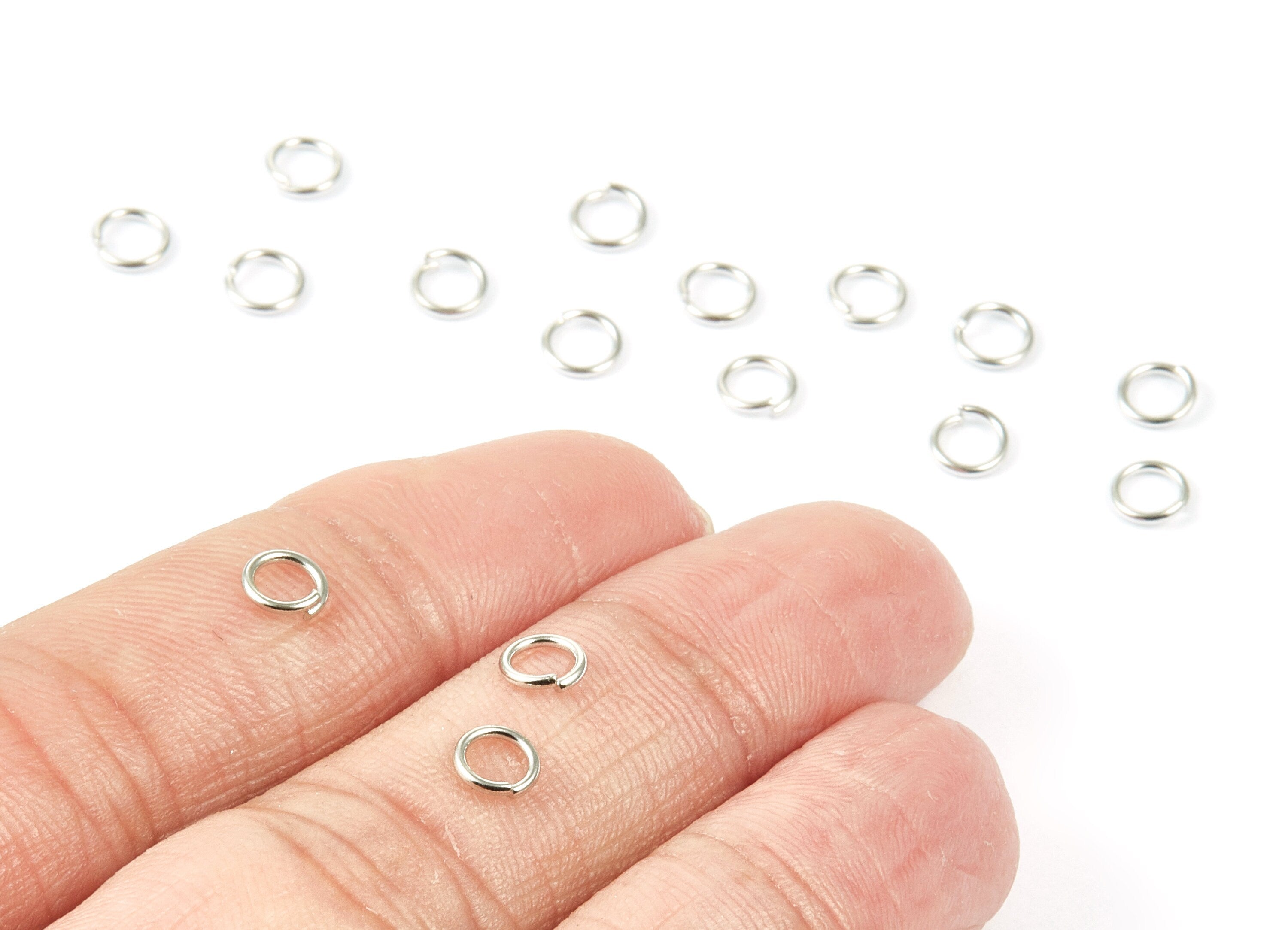 Brass Open Jump Rings - 5x0.8mm - Silver Tone Plated - Brass Open Jump Rings - Jewellery Supplies - PP1646S - DOMEDBAZAAR