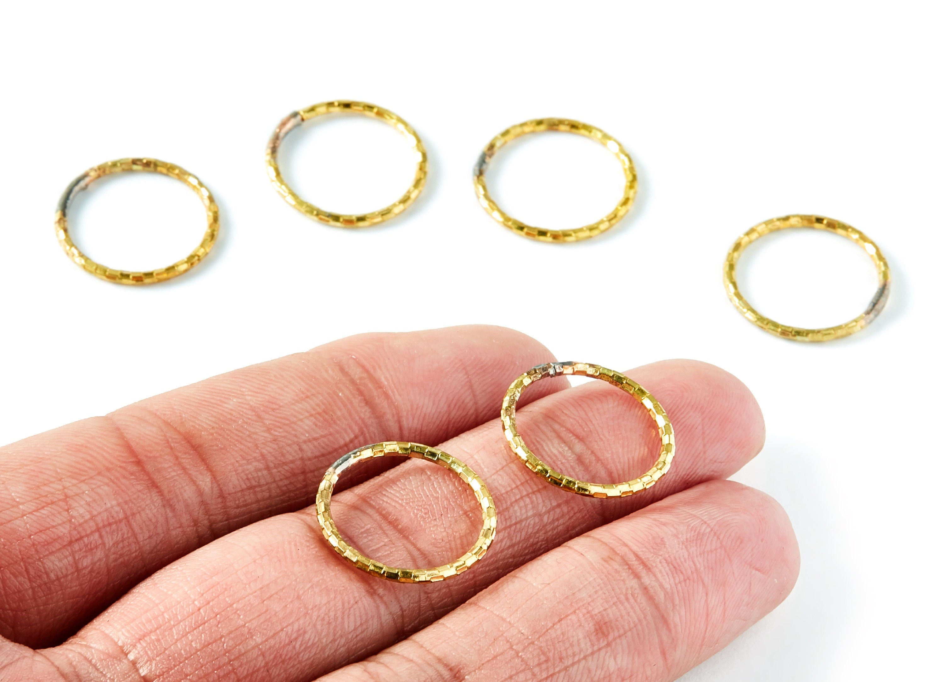 Brass Circle Charms - Circle Shaped Raw Brass Pendant - Jewelry Supplies - 18,3x18,3x1,5mm - PP1388 - DOMEDBAZAAR