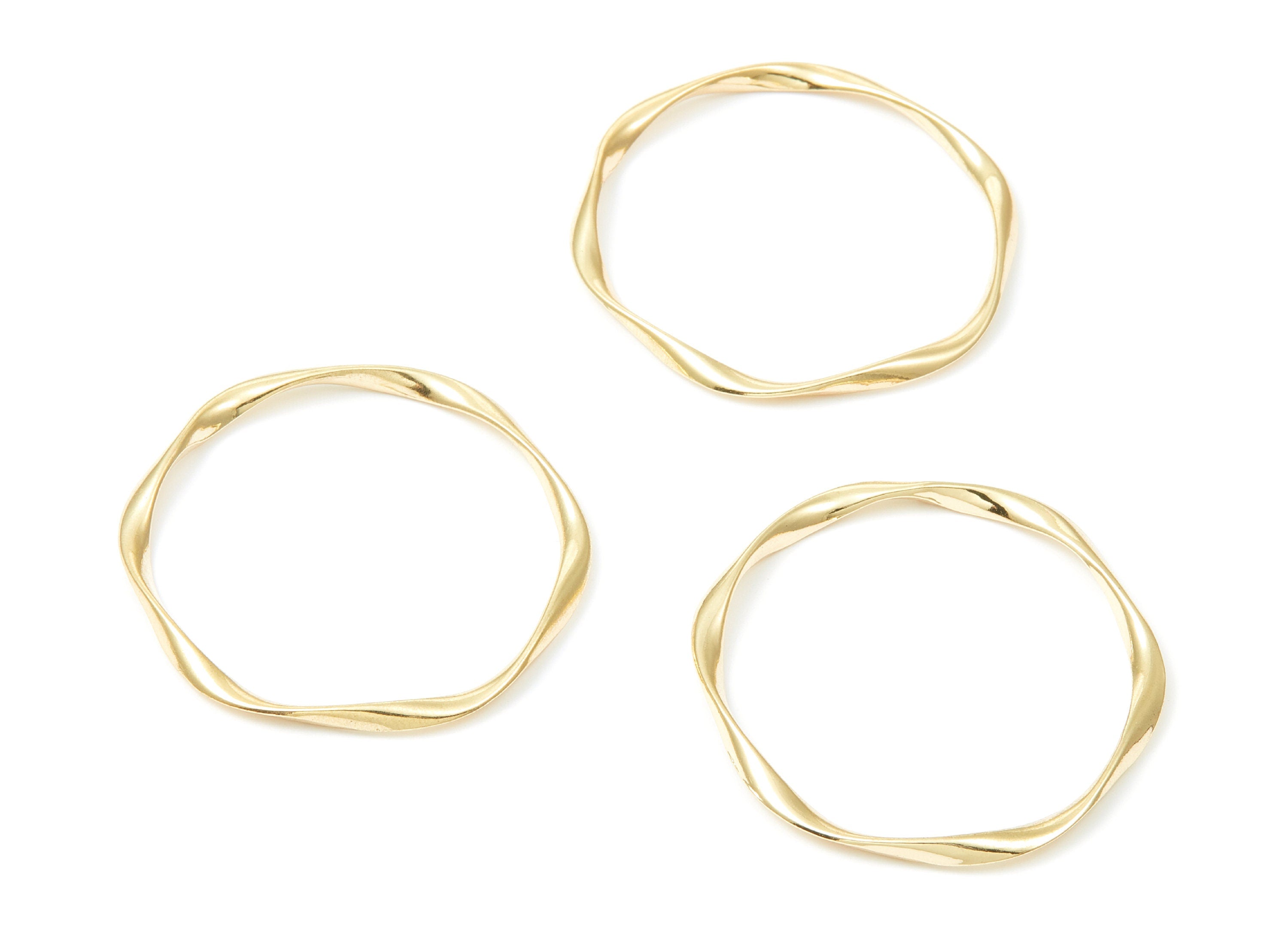 Circle Shaped Charms - Zinc Alloy Wavy Circle Shaped - Gold Tone - Alloy Pendant for Necklace - 43,07x39,91x2,65mm - ZZ1299 - DOMEDBAZAAR