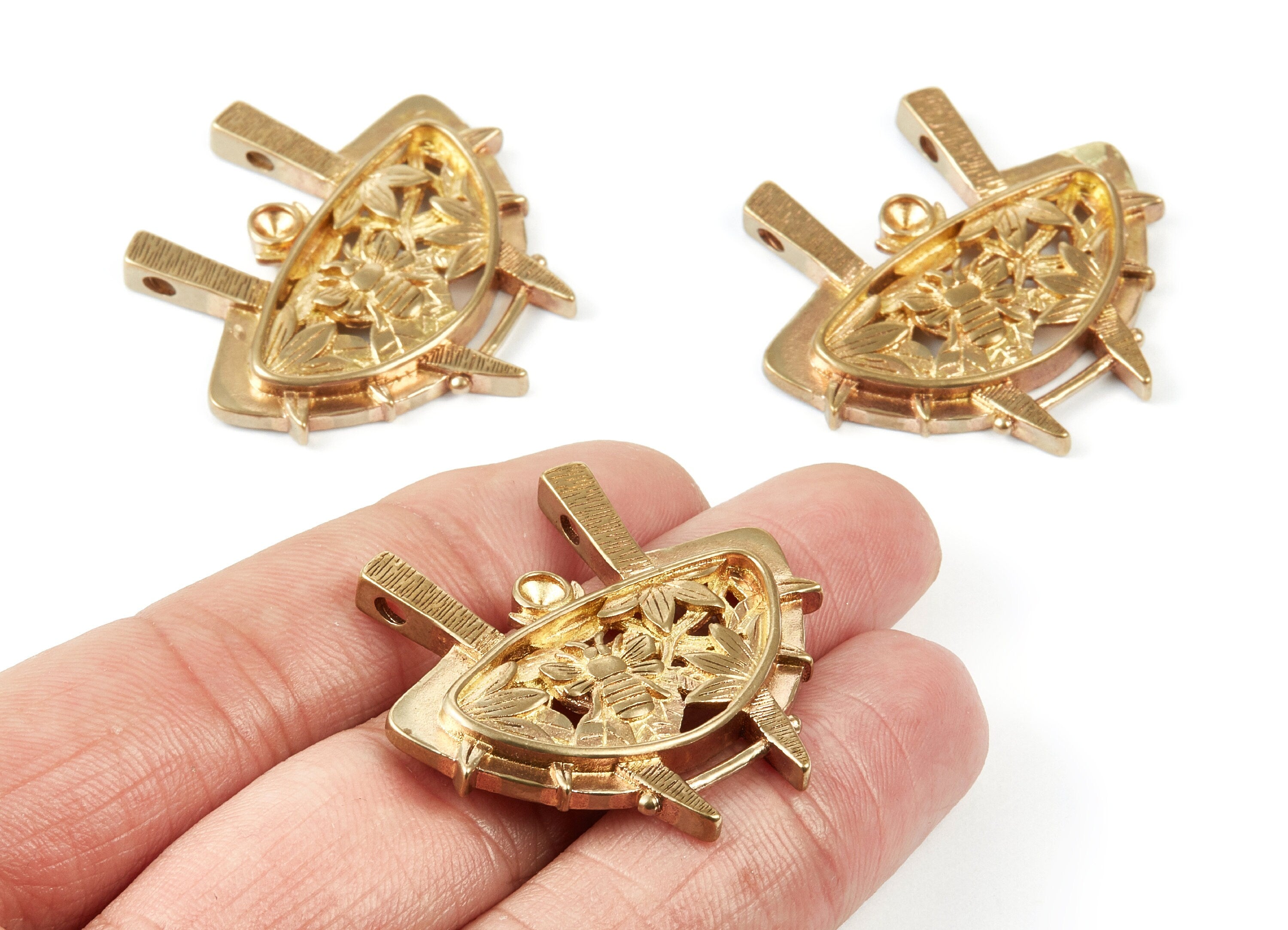 Brass Bee and Flower Charms - Bee and Flower Raw Brass Pendant With 2 Holes - Jewelry Supplies - 38.2x36.5x4mm - PP1526 - DOMEDBAZAAR
