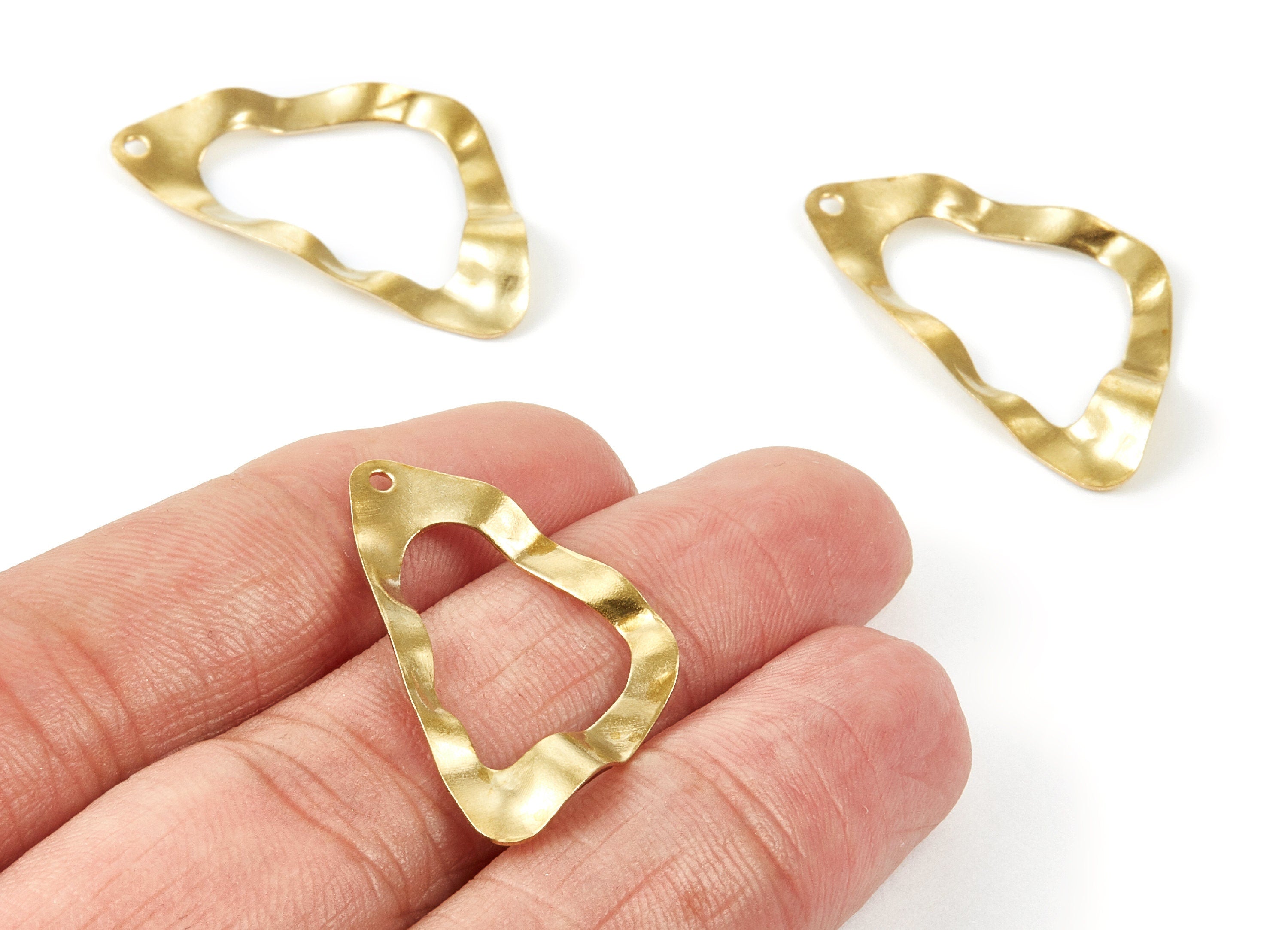 Brass Geometric Charms - Wavy Irregular Shaped Raw Brass Pendant - Jewelry Supplies - 32,94x18,4x0,64mm - PP2127 - DOMEDBAZAAR