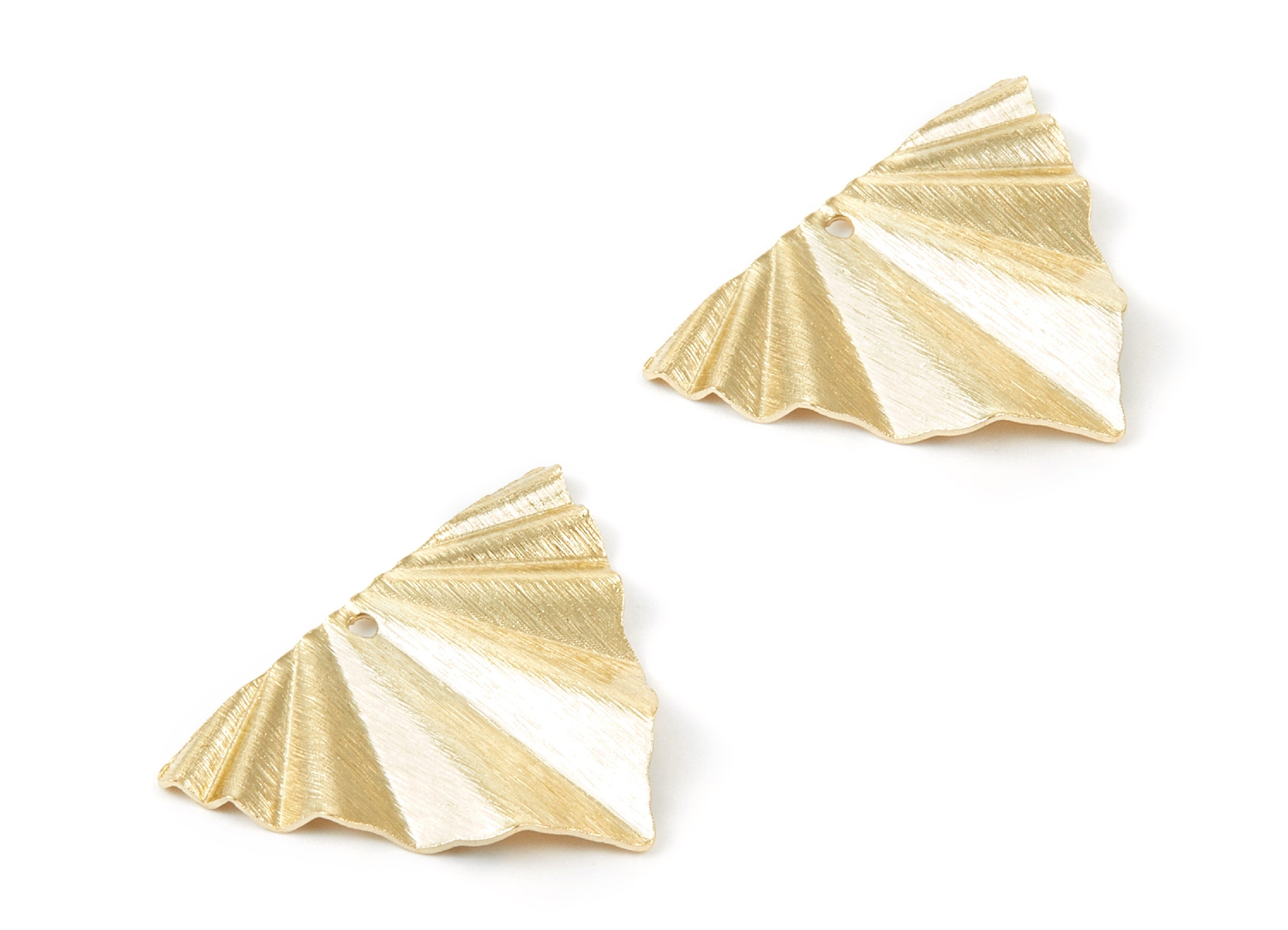 Brass Textured Triangle Charms - Textured Triangle Shaped Raw Brass Pendant - Jewelry Supplies - 28,84x21,86x2,37mm - PP1813 - DOMEDBAZAAR