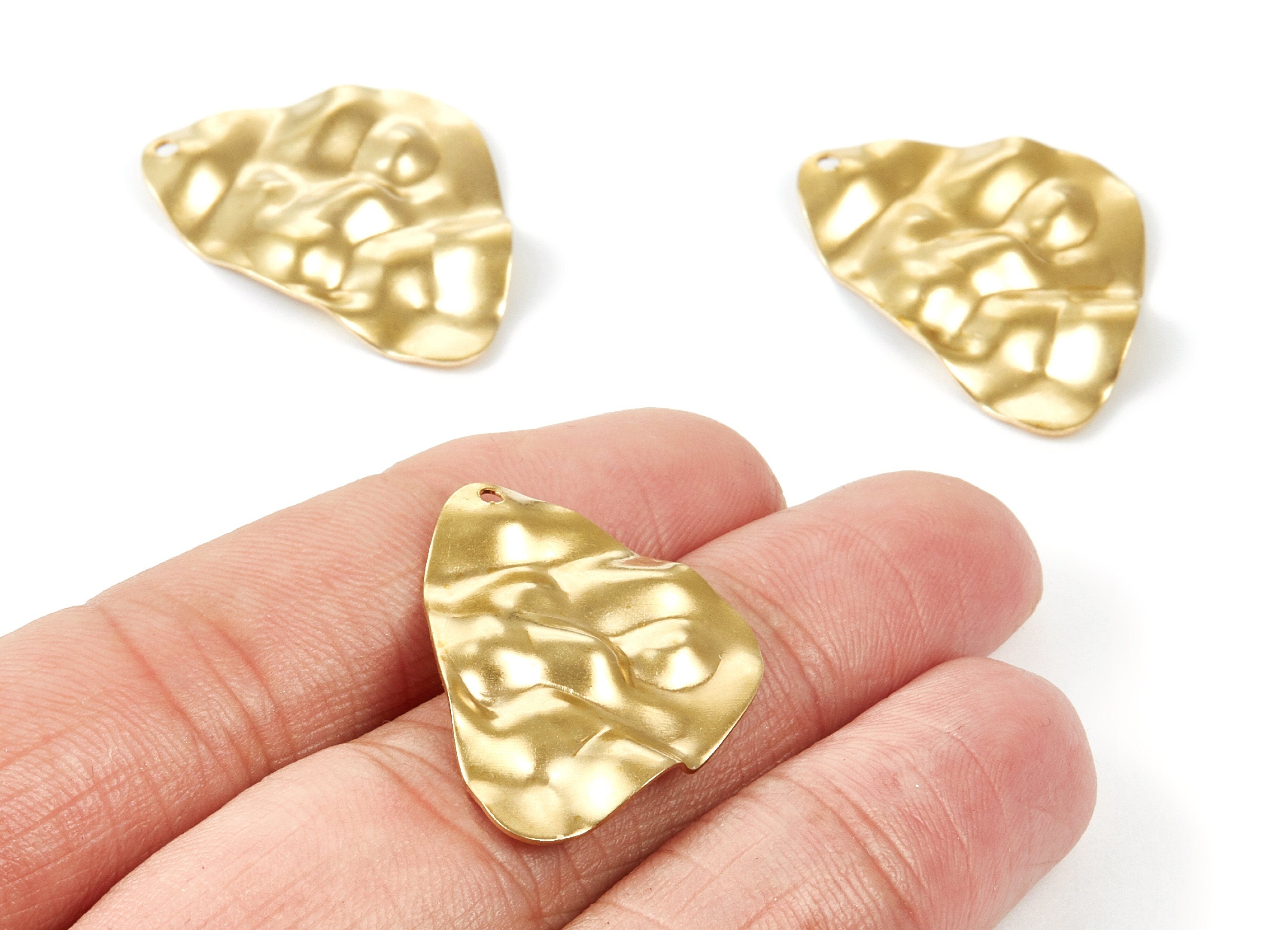 Brass Wavy Triangle Charms - Wavy Triangle Raw Brass Pendant - Earring Findings - Jewelry Supplies - 25x26,2x1,5mm - PP2048 - DOMEDBAZAAR