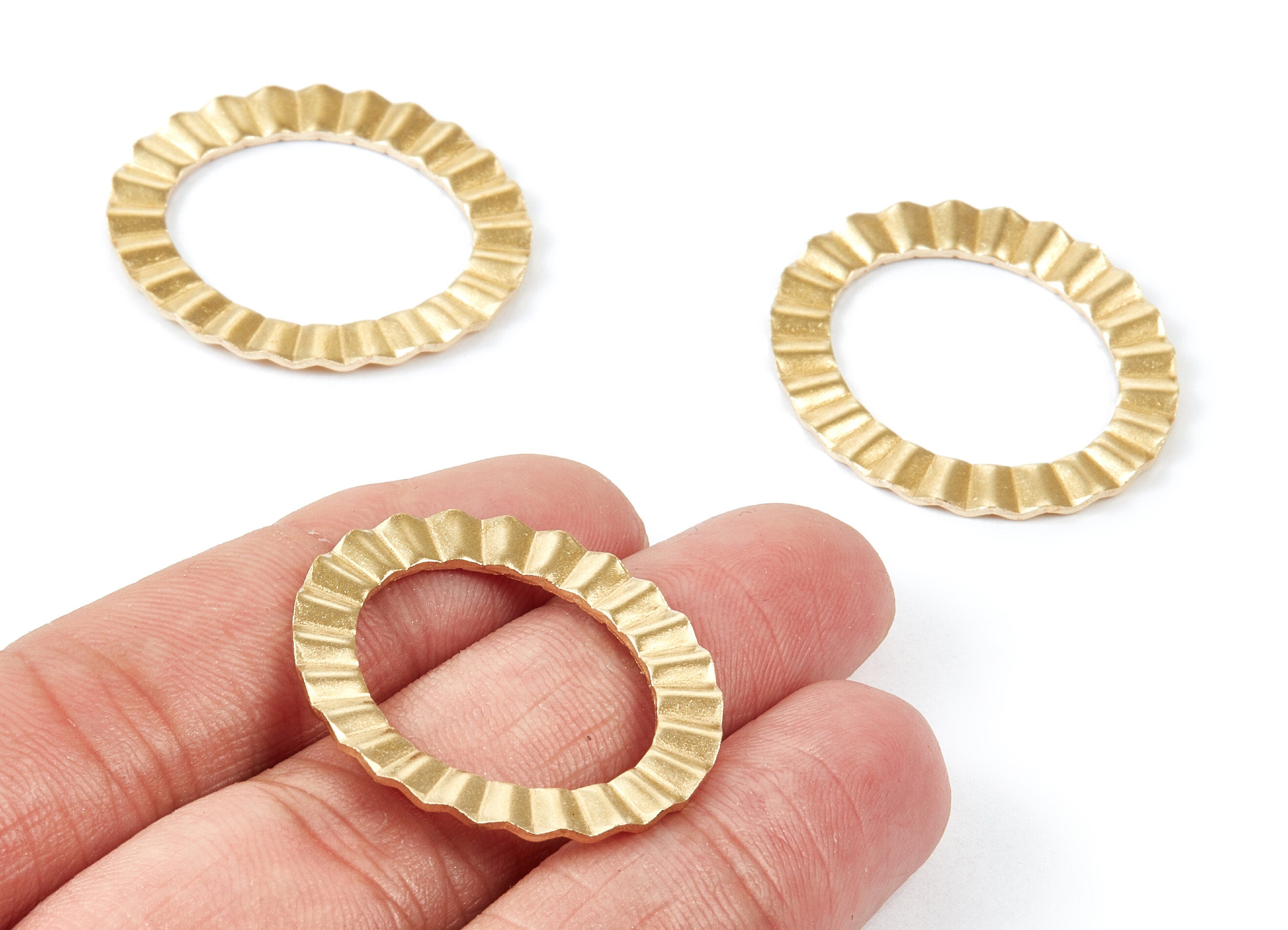 Brass Round Charms - Round Raw Brass Pendant - Earring Findings - Jewelry Supplies - 33x28,5x1,85mm - PP1749 - DOMEDBAZAAR