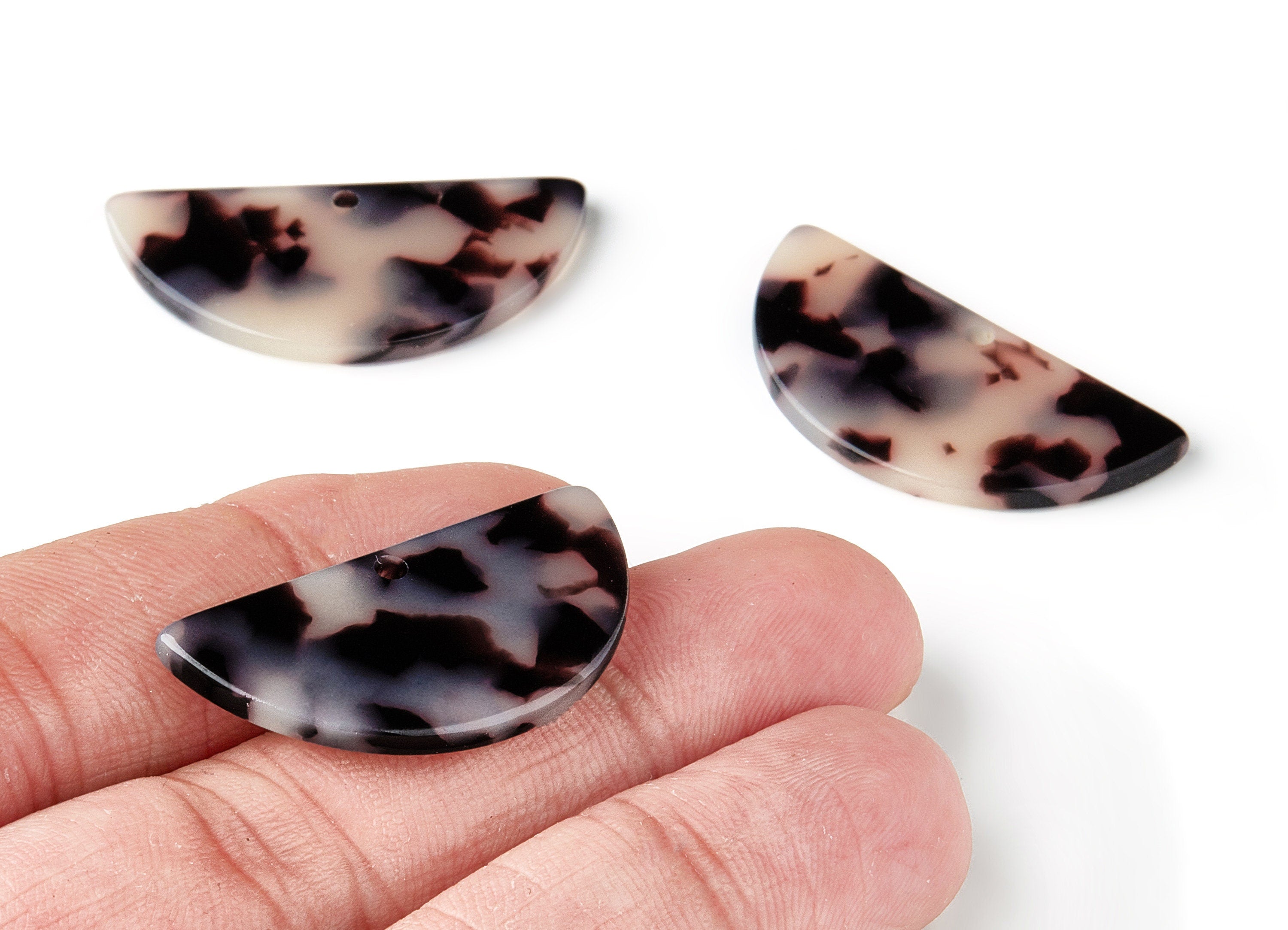 Acetate Semicircle Charms - 1 Hole - Blonde Tortoise Shell Earrings - Semicircle Pendant - Color Code:A07 - 33.5x16.5x2.5mm - AC1006JJ - DOMEDBAZAAR