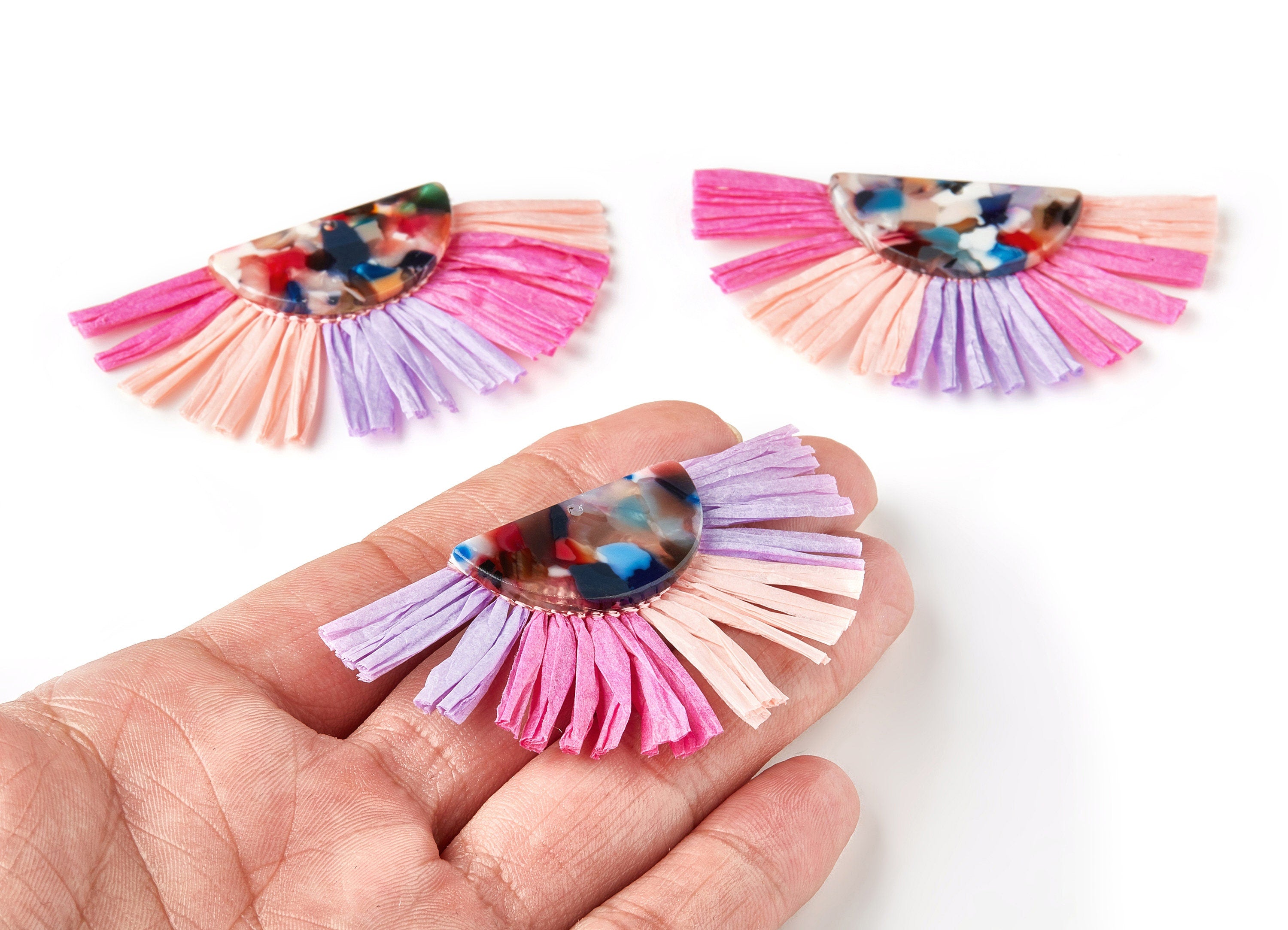 Acetate Tassels Fan Charm - Single Layer Raffia - Tortoise Shell Earring - Jewelry Supplies - Color Code: A60 - 70x53x4mm - AC1627-A60 - DOMEDBAZAAR