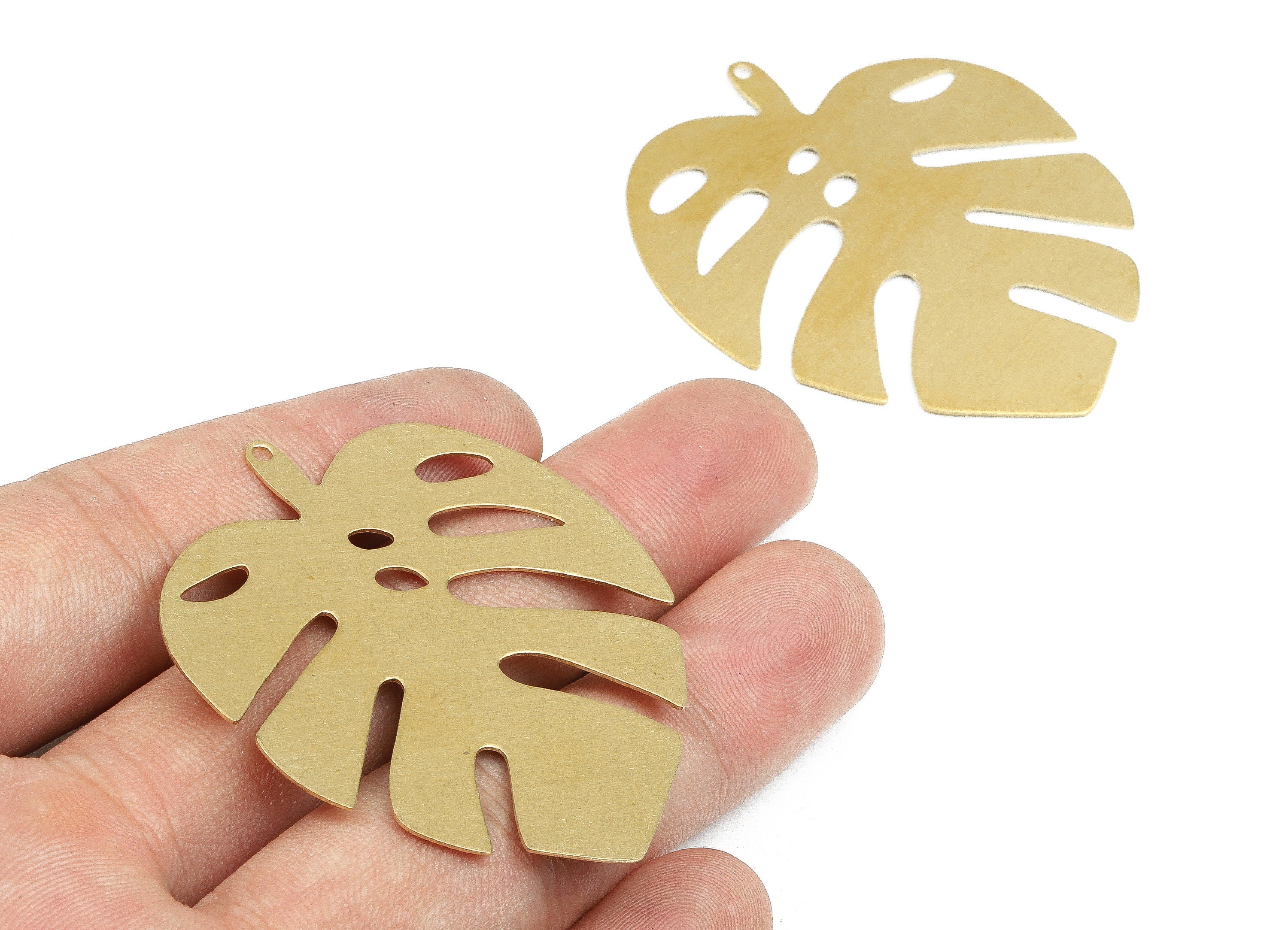Brass Leaf Charms - Leaf Shaped Raw Brass Pendant - Jewelry Supplies - 51,2x45,6x0,5mm - PP1409 - DOMEDBAZAAR