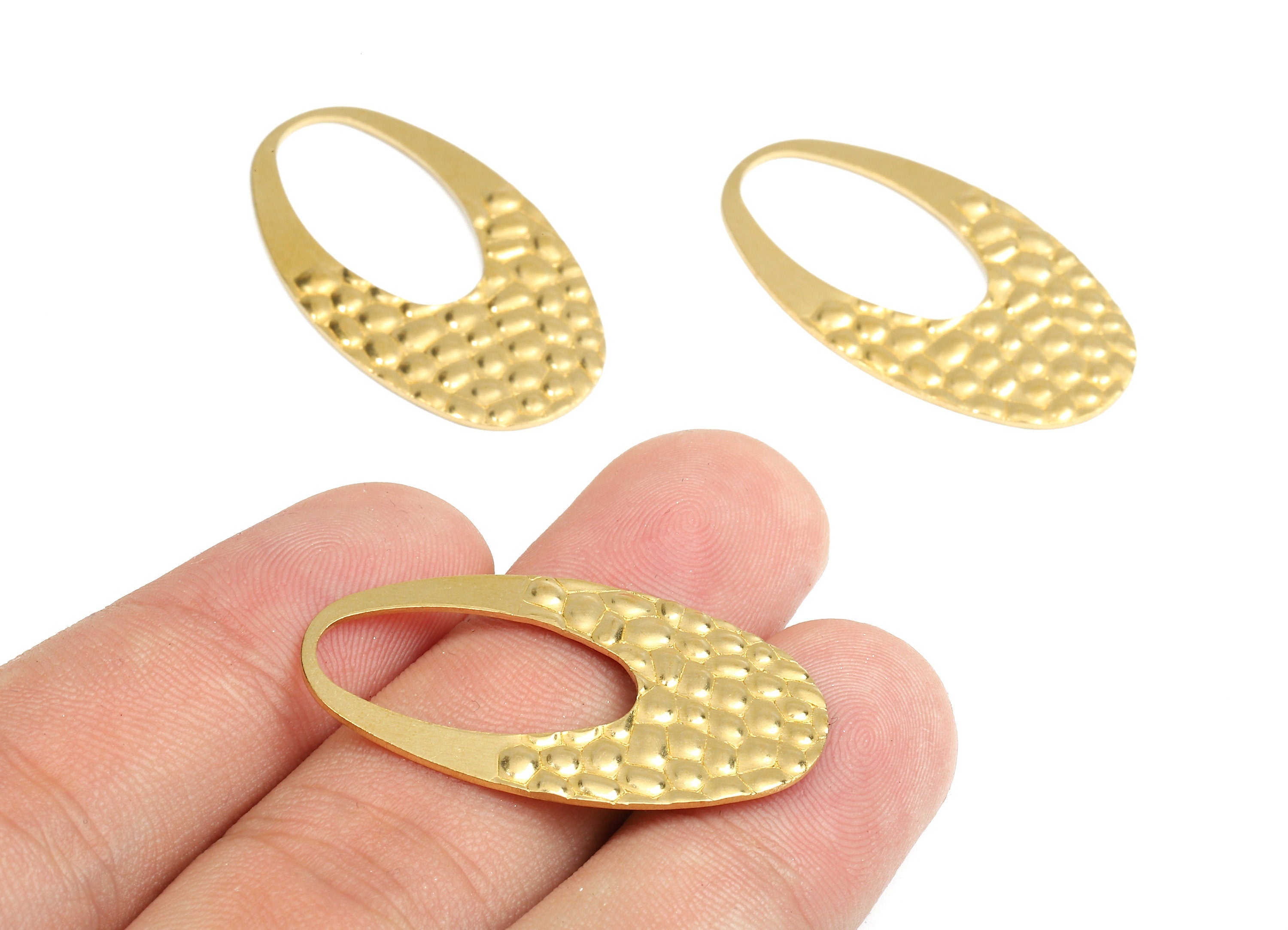 Brass Oval Charms - Raw Brass Wavy Oval Earrings and Pendant - Brass Oval Necklace - Jewelry Supplies - 35x20.15x1.03mm - PP2440 - DOMEDBAZAAR