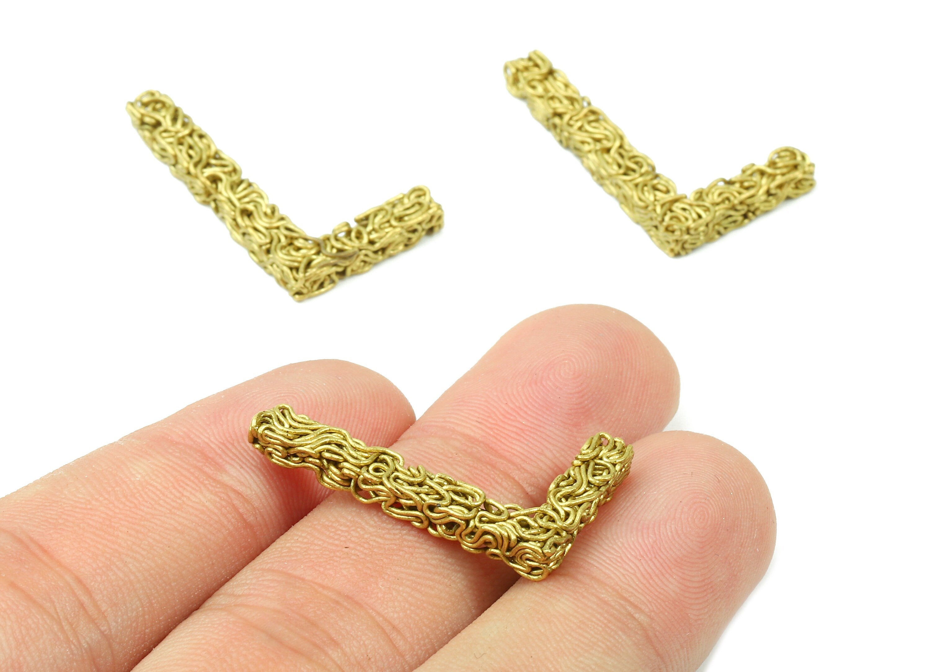 Brass L letter Pendant - Raw Brass Hammered Wire Letter L Alphabets Charms  - Jewelry Supplies - 28.04x16.75x3.66mm - PP2930 - DOMEDBAZAAR