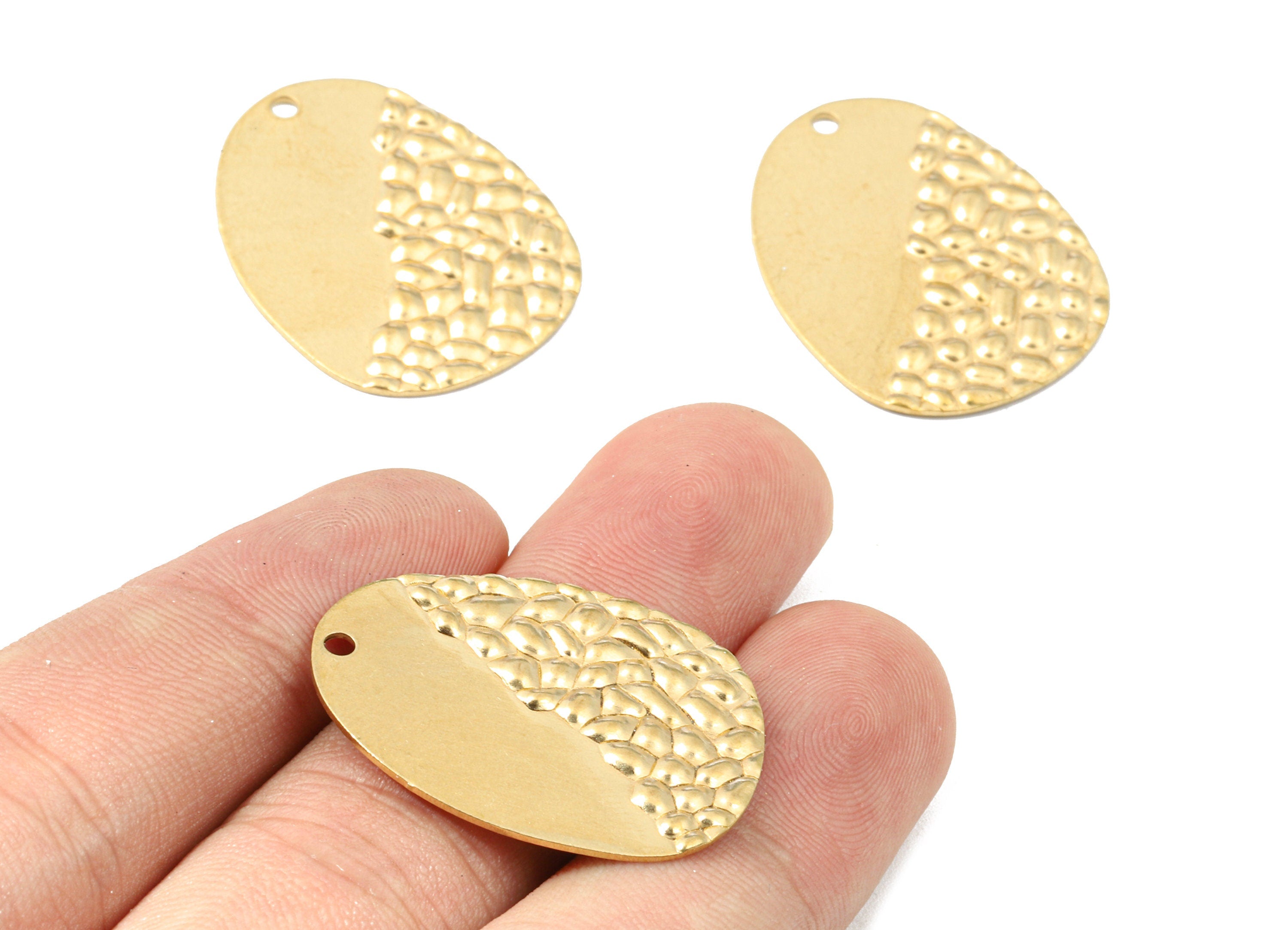 Brass Oval Charms - Raw Brass Wavy Oval Earrings and Pendant - Brass Oval Necklace - Jewelry Supplies - 29.13x23.17x1.32mm - PP2568 - DOMEDBAZAAR