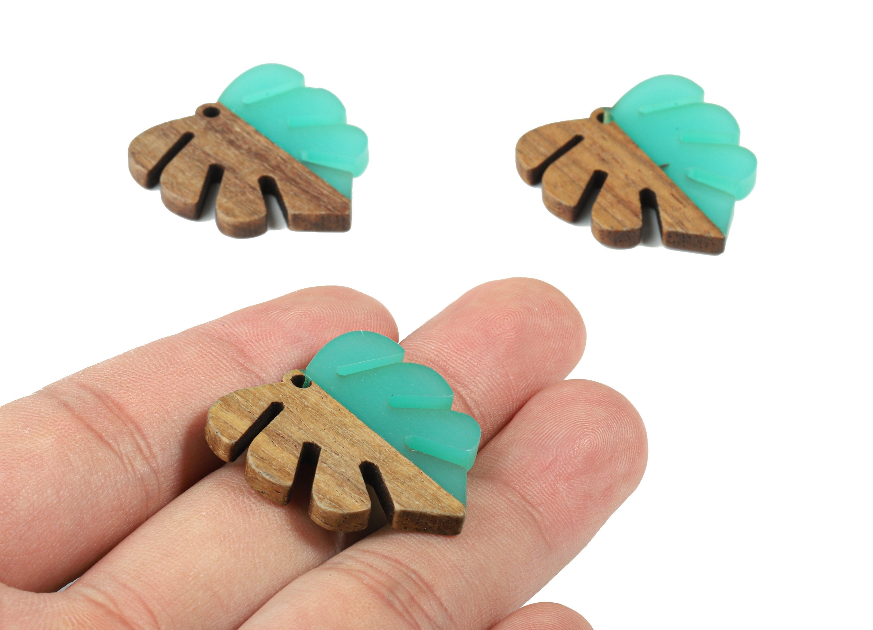 Epoxy Redwood Monstera Charm - Epoxy Resin Wood Leaf Pendant - Redwood and Resin Necklace - Jewelry Supplies - 30.45x28.25x3.83mm - BB1094J - DOMEDBAZAAR