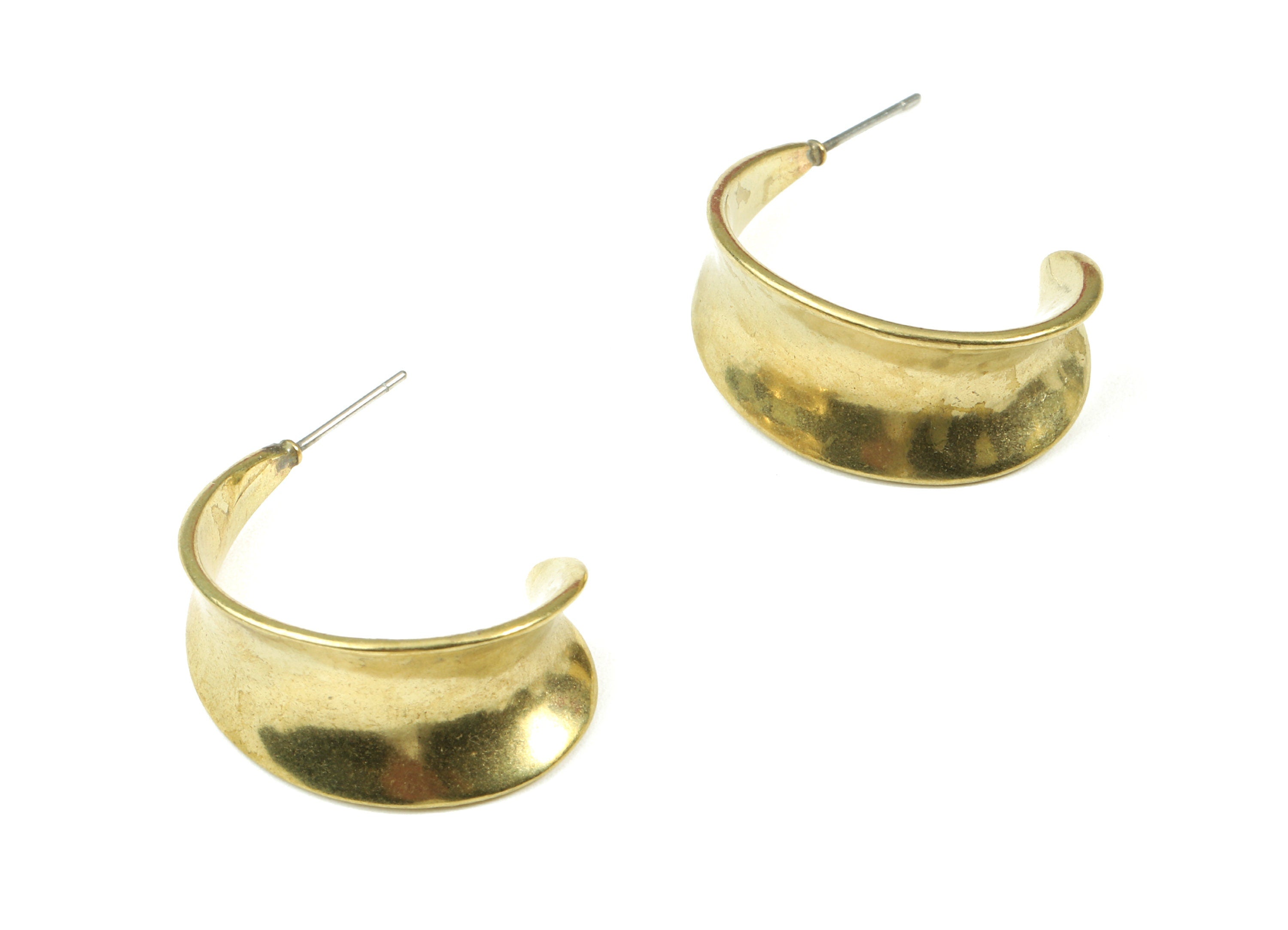 Brass C Leaf Earring Stud - Raw Brass Leaf Figure C Earring Post - Steel Stud - Jewelry Supplies - 26.2x13.16x1.52mm - PP3083 - DOMEDBAZAAR