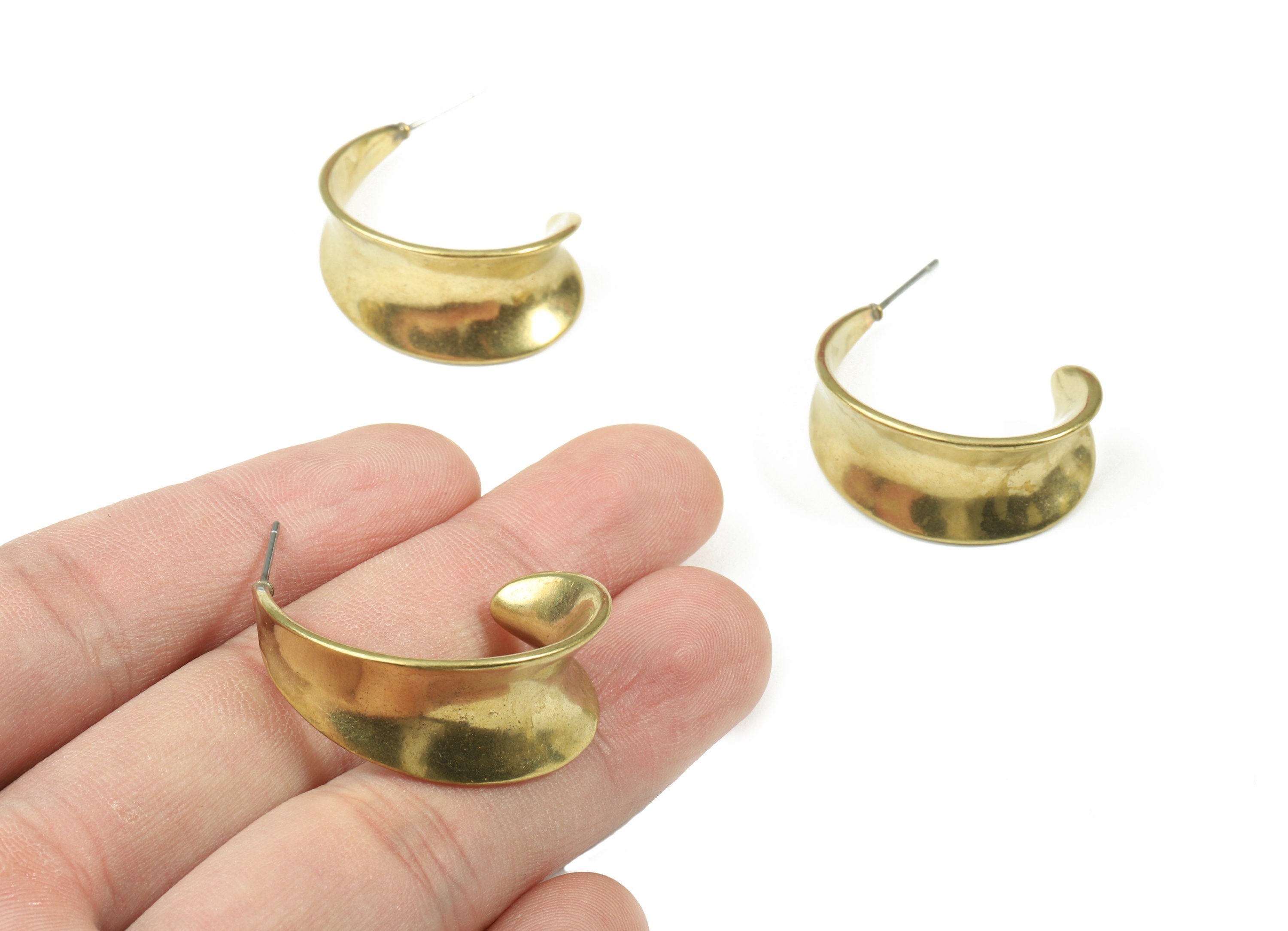 Brass C Leaf Earring Stud - Raw Brass Leaf Figure C Earring Post - Steel Stud - Jewelry Supplies - 26.2x13.16x1.52mm - PP3083 - DOMEDBAZAAR