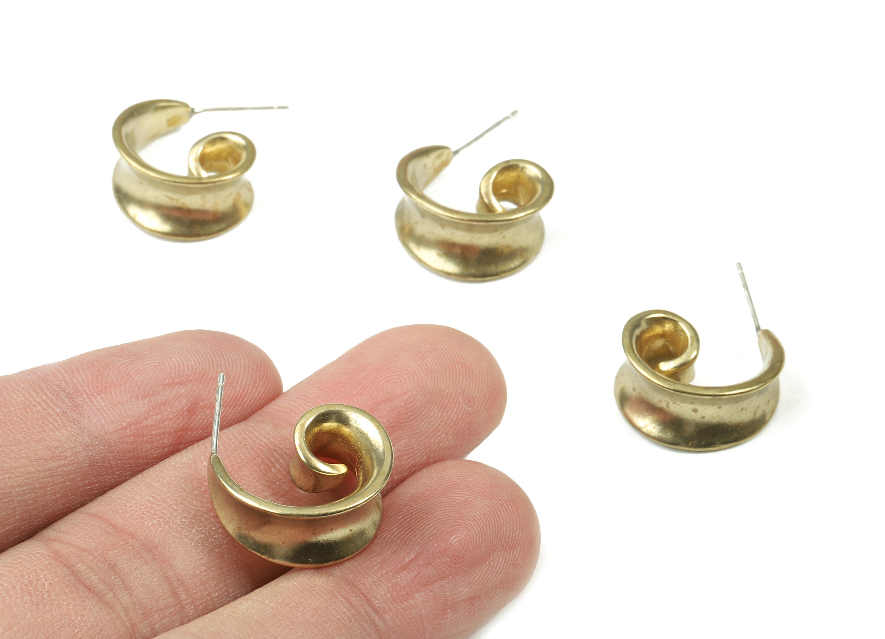 Brass C Leaf Earring Stud - Raw Brass Leaf Figure C Earring Post - Steel Stud - Jewelry Supplies - 17.21x8.62x1.52mm - PP3084 - DOMEDBAZAAR