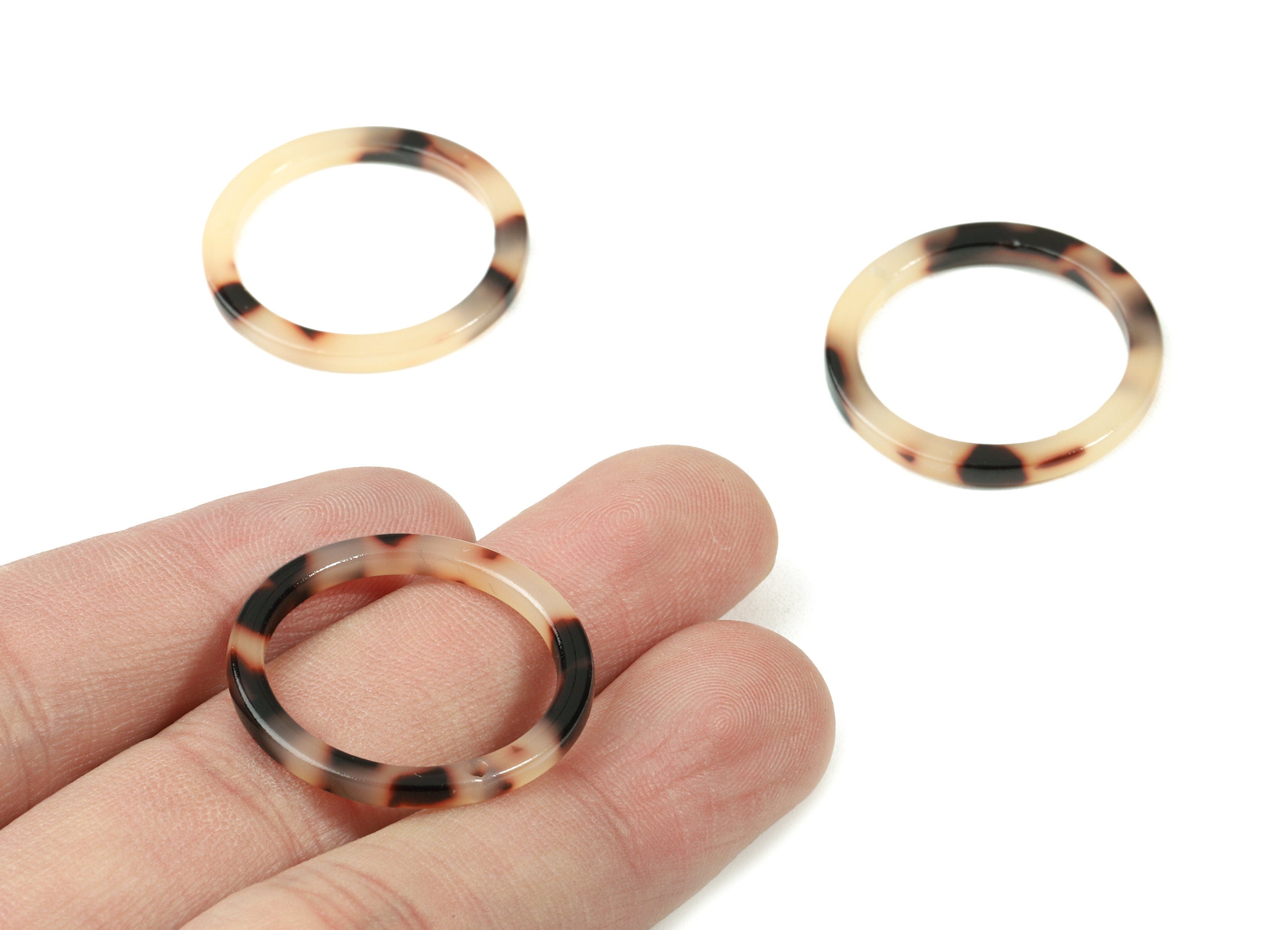 Acetate Circle Charms - Blonde Tortoise Shell Earrings - Circle Pendant - Earring Findings - Color Code: A418 - 27x27x2.5mm - AC1154-A418 - DOMEDBAZAAR