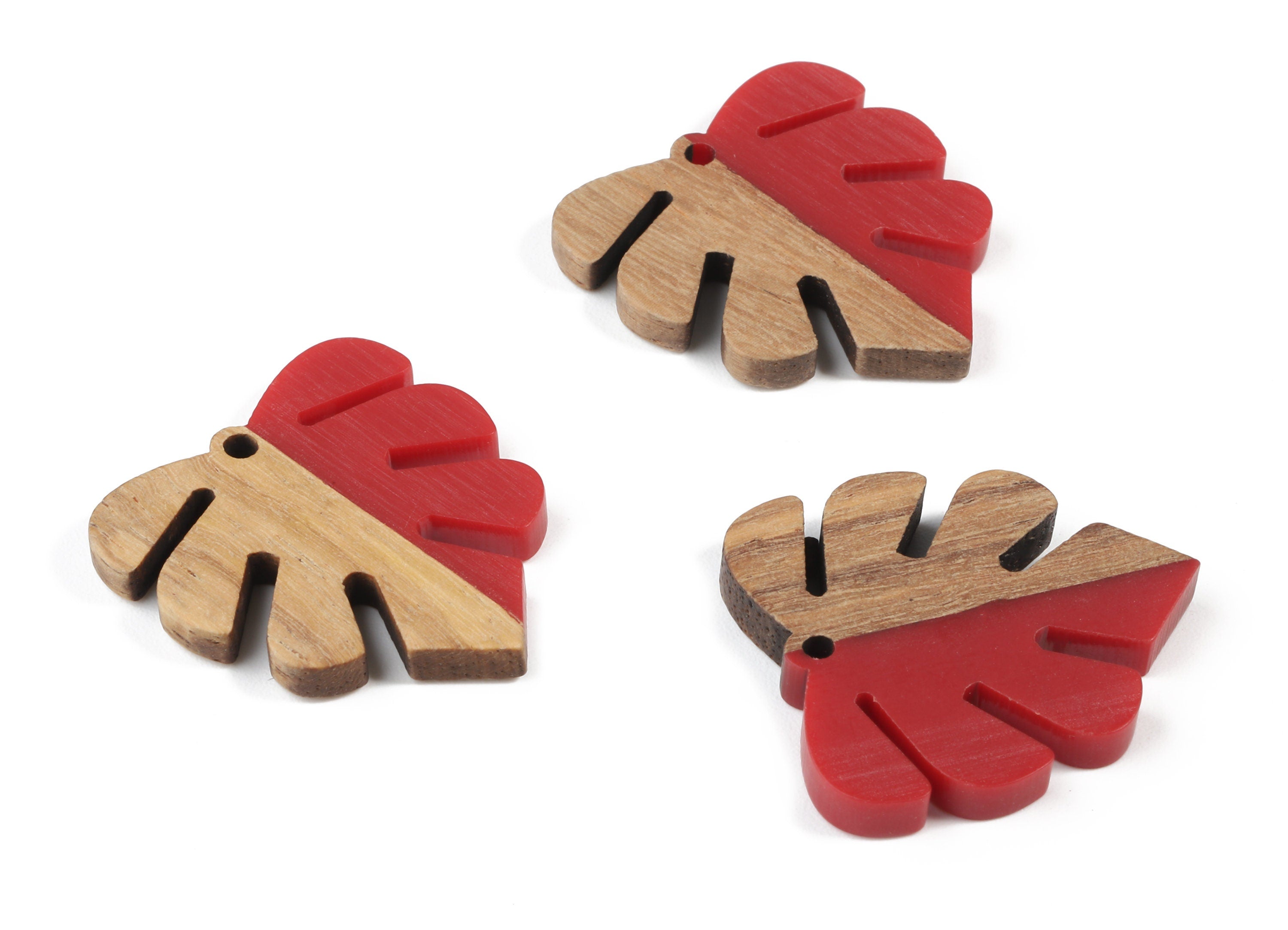 Epoxy Redwood Monstera Charm - Epoxy Resin Wood Leaf Pendant - Redwood and Resin Necklace - Jewelry Supplies - 30.45x28.25x3.83mm - BB1094D - DOMEDBAZAAR