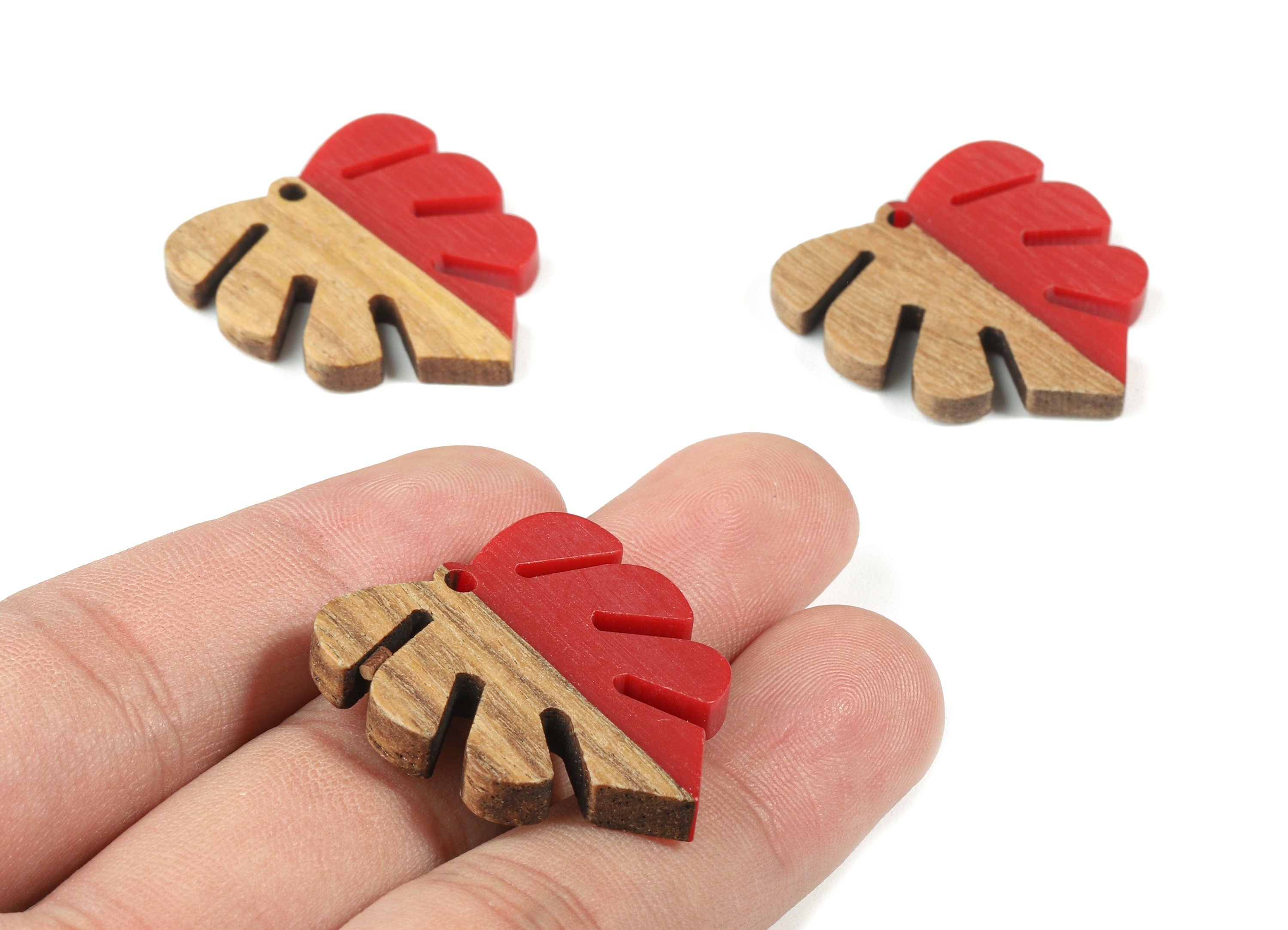 Epoxy Redwood Monstera Charm - Epoxy Resin Wood Leaf Pendant - Redwood and Resin Necklace - Jewelry Supplies - 30.45x28.25x3.83mm - BB1094D - DOMEDBAZAAR