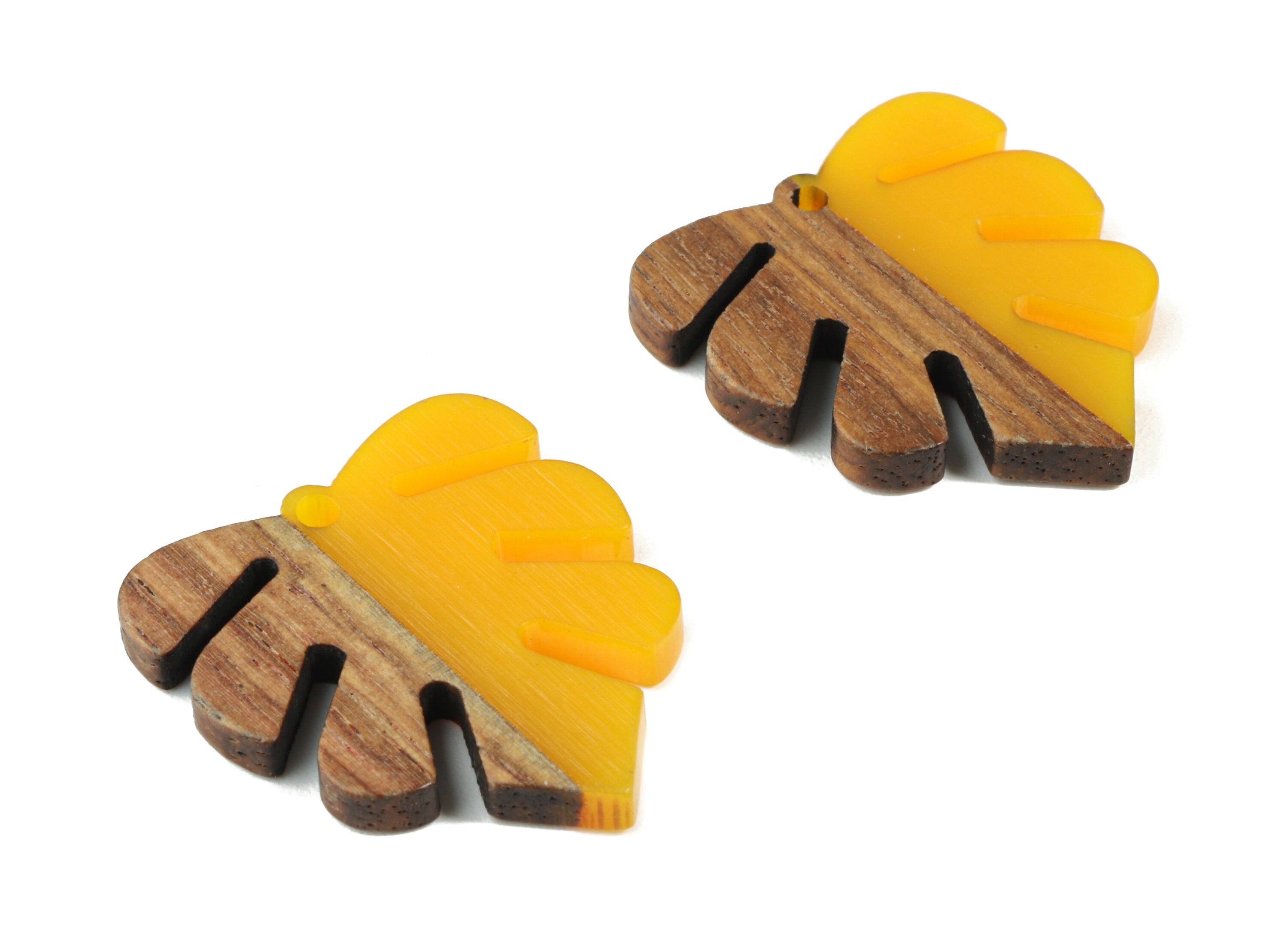 Epoxy Redwood Monstera Charm - Epoxy Resin Wood Leaf Pendant - Redwood and Resin Necklace - Jewelry Supplies - 30.45x28.25x3.83mm - BB1094E - DOMEDBAZAAR