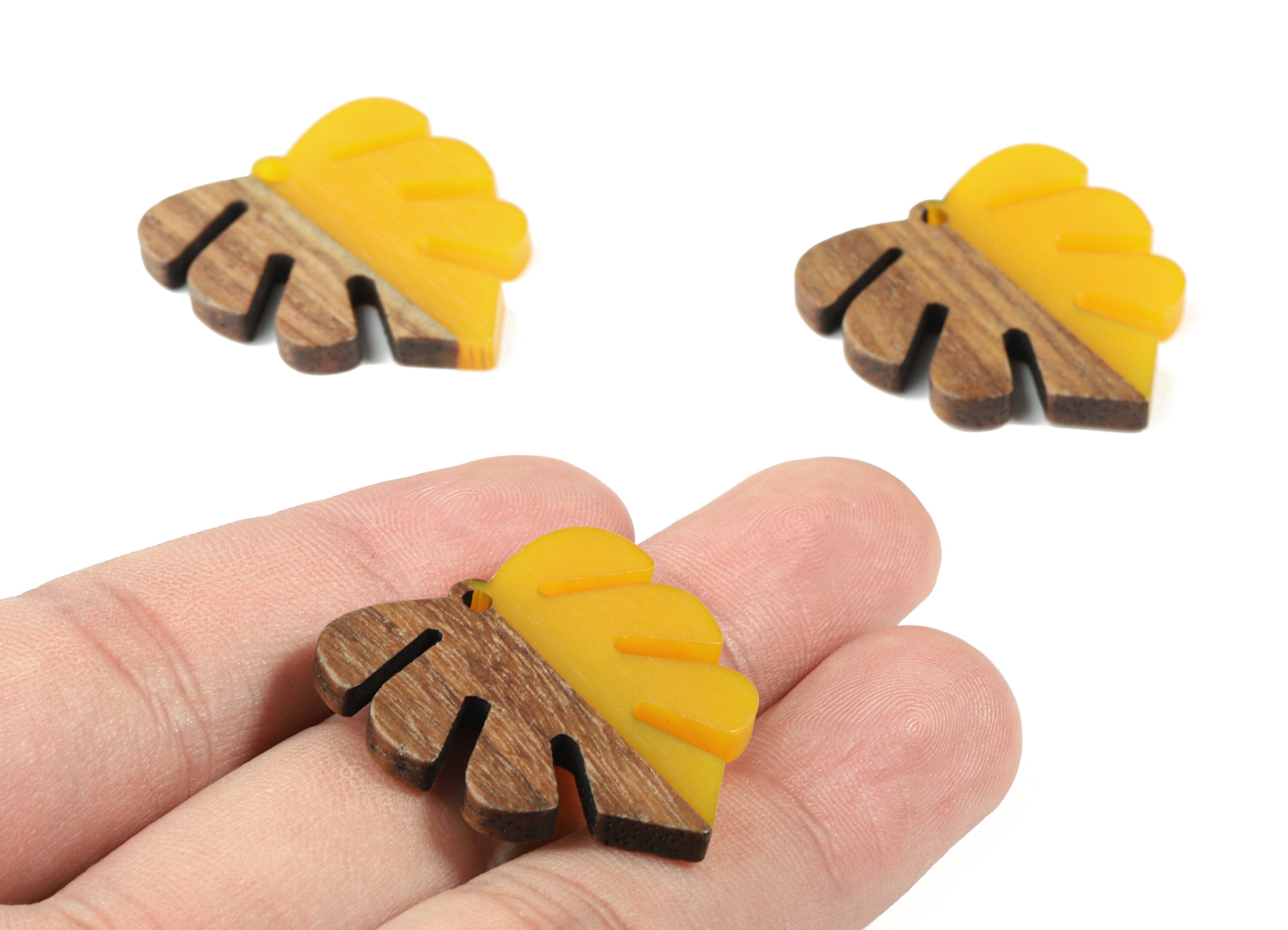 Epoxy Redwood Monstera Charm - Epoxy Resin Wood Leaf Pendant - Redwood and Resin Necklace - Jewelry Supplies - 30.45x28.25x3.83mm - BB1094E - DOMEDBAZAAR