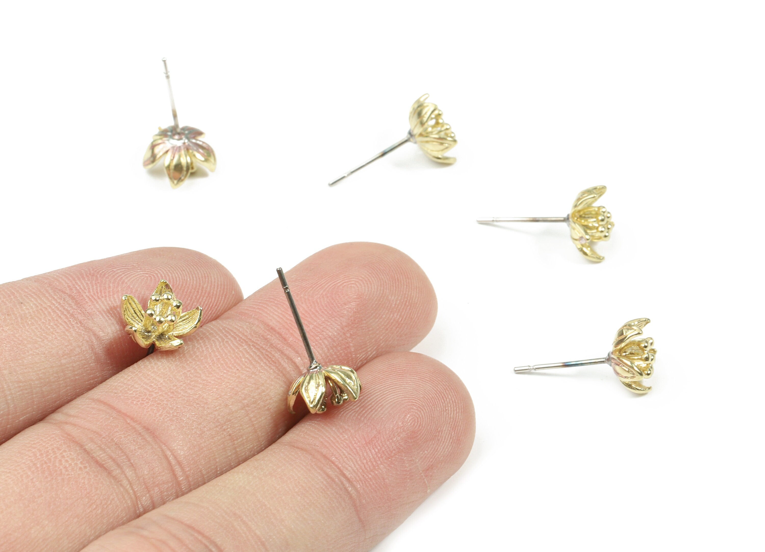 Brass Water Lily Earring Stud - Raw Brass Water Lily Earring Post - Surgical Stud - Jewelry Supplies - 8.56x8.56x1.02mm - PP3278 - DOMEDBAZAAR