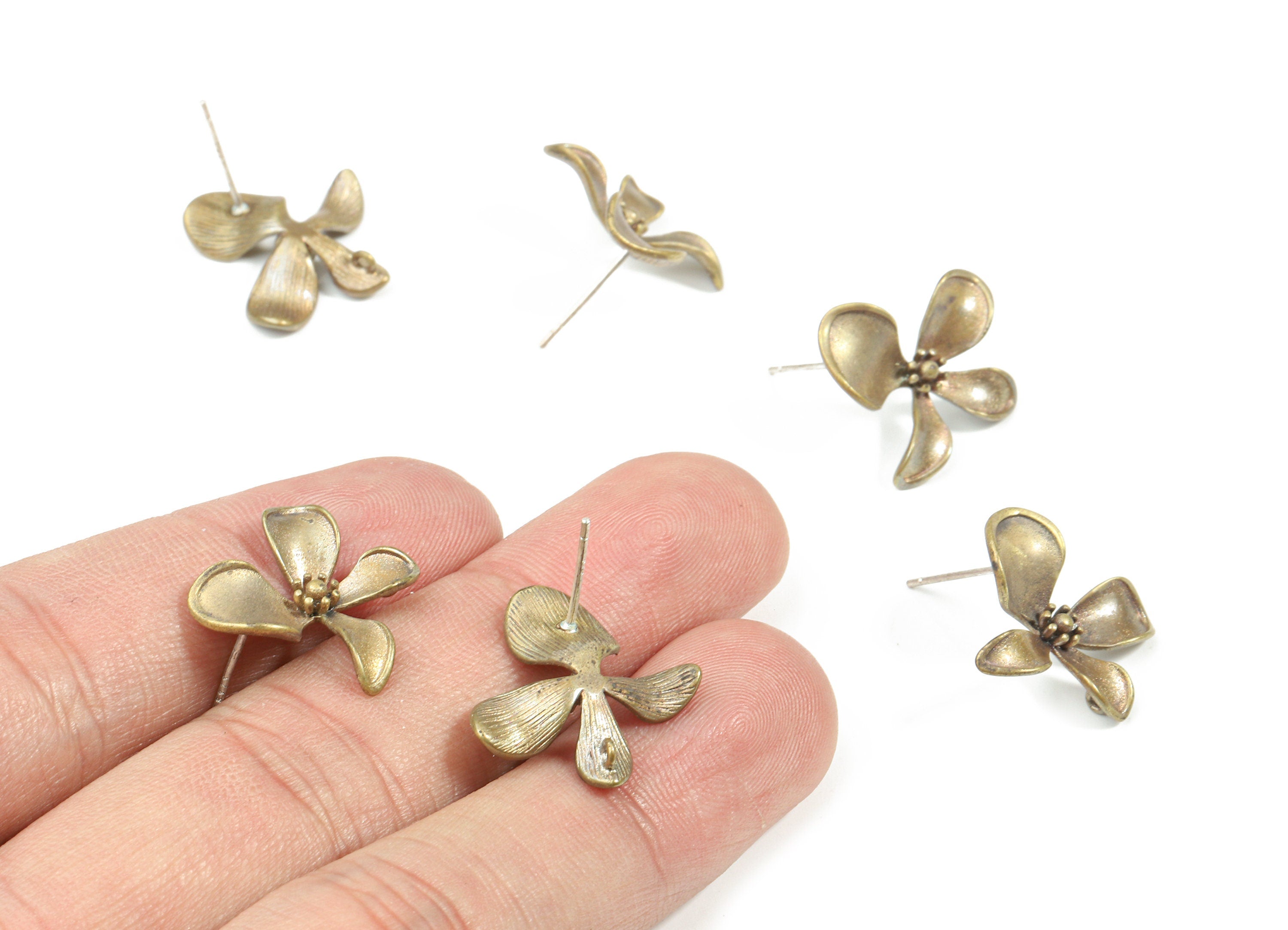 Brass Flower Earring Stud With Loop - Raw Brass Flower Earring Post - Silver Stud - Jewelry Supplies - 19.74x19.64x1.26mm - PP3249 - DOMEDBAZAAR