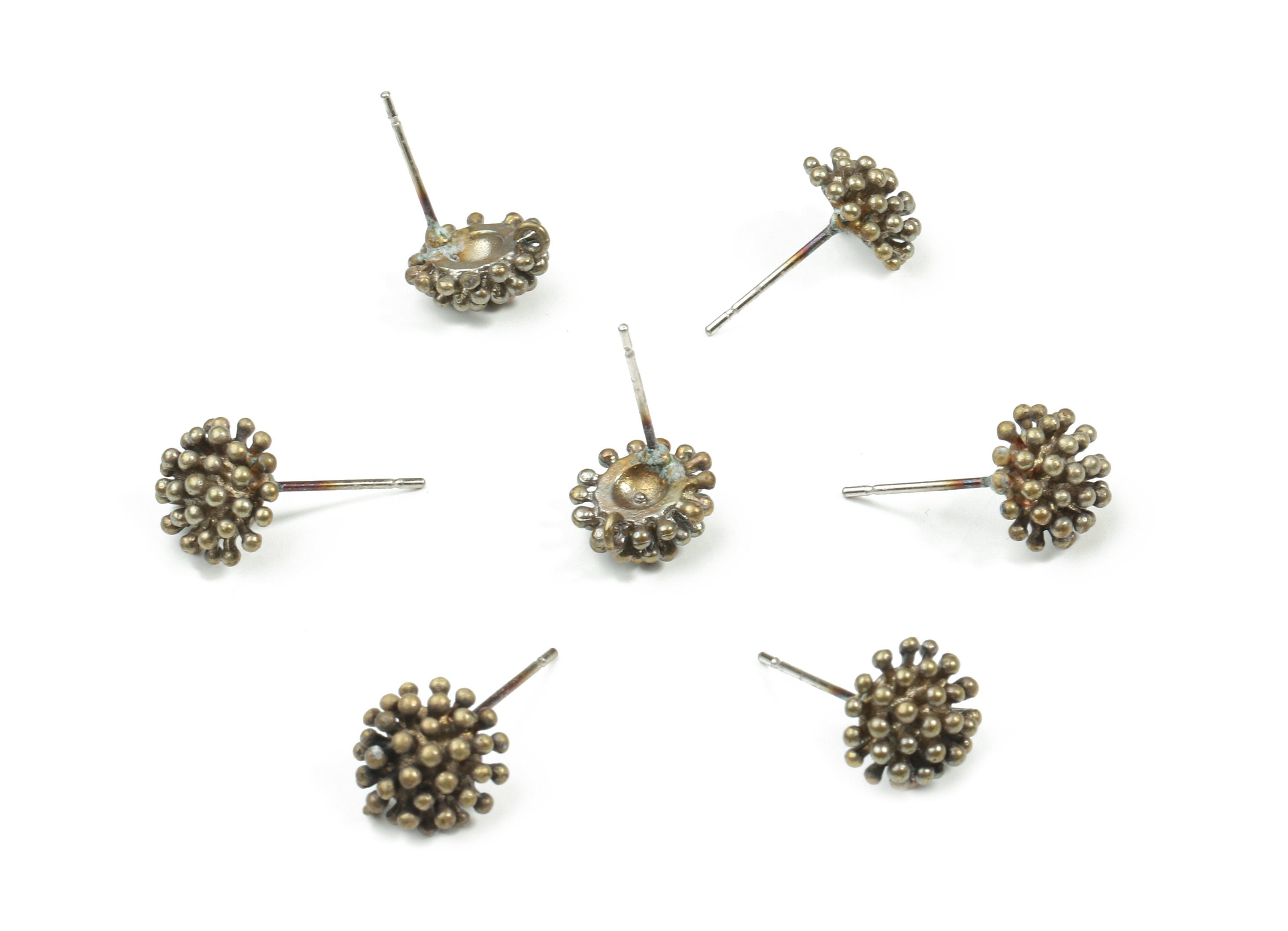 Brass Flower Earring Stud With Loop - Raw Brass Flower Earring Post - Surgical Stud - Jewelry Supplies - 10.68x9.66x4.43mm - PP3256 - DOMEDBAZAAR