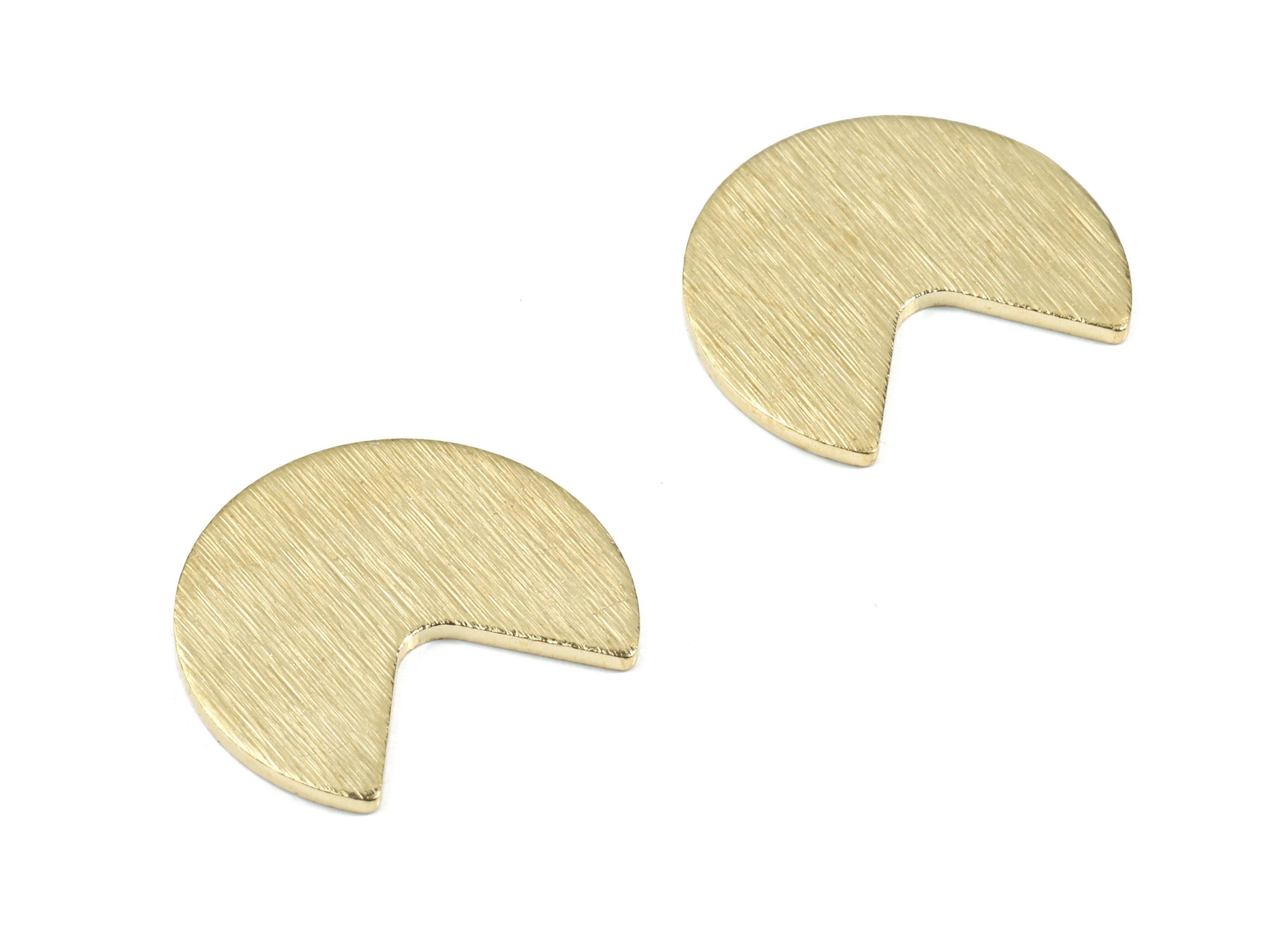 Brass Three Quarter Blank - Raw Brass Three Quarter Stamping Blank - Textured Brass Blank - Jewelry Supplies - 18.01x15.45x0.99mm - PP3392 - DOMEDBAZAAR