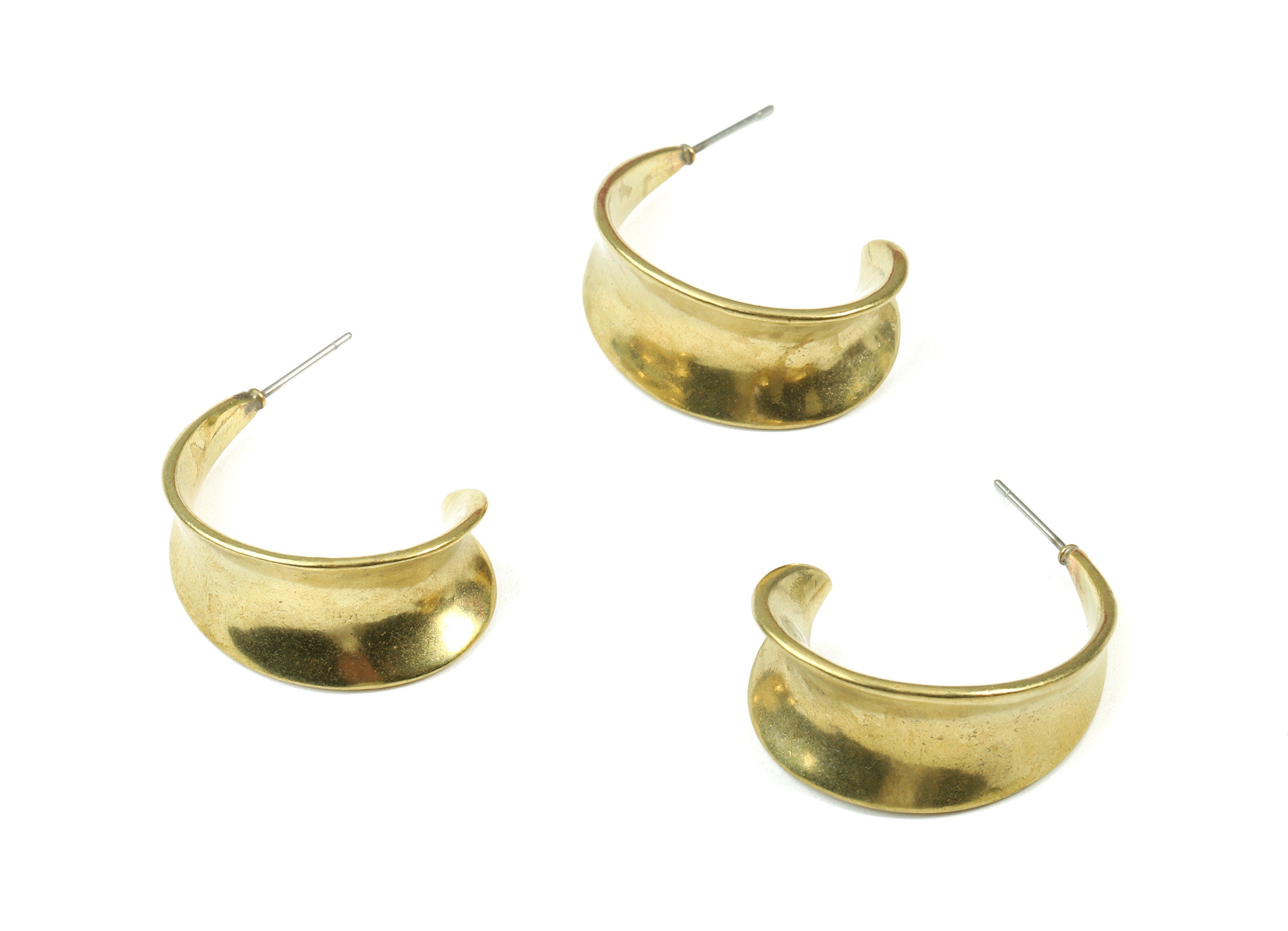 Brass C Leaf Earring Stud - Raw Brass Leaf Figure C Earring Post - Steel Stud - Jewelry Supplies - 26.2x13.16x1.52mm - PP3083 - DOMEDBAZAAR