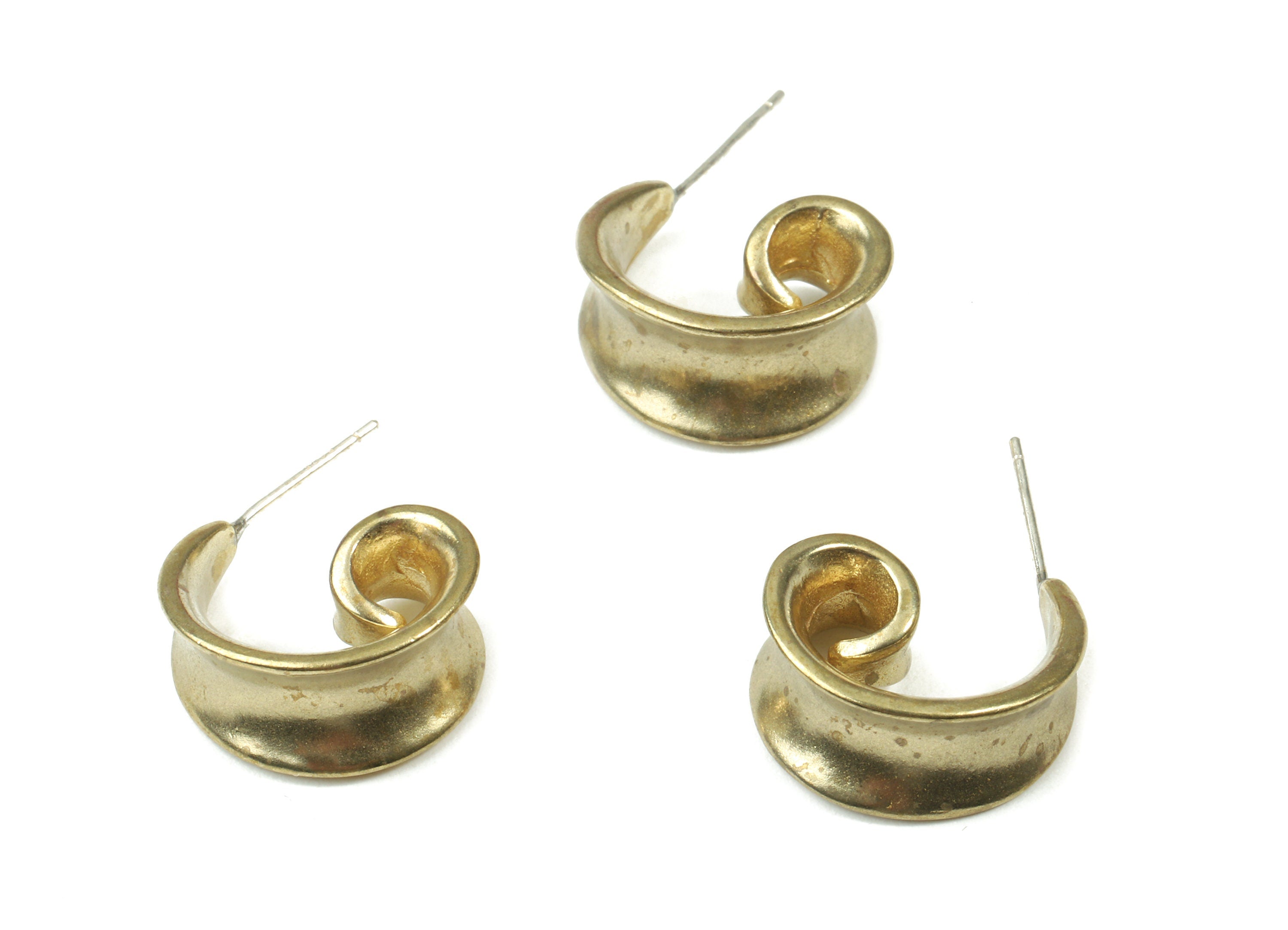 Brass C Leaf Earring Stud - Raw Brass Leaf Figure C Earring Post - Steel Stud - Jewelry Supplies - 17.21x8.62x1.52mm - PP3084 - DOMEDBAZAAR