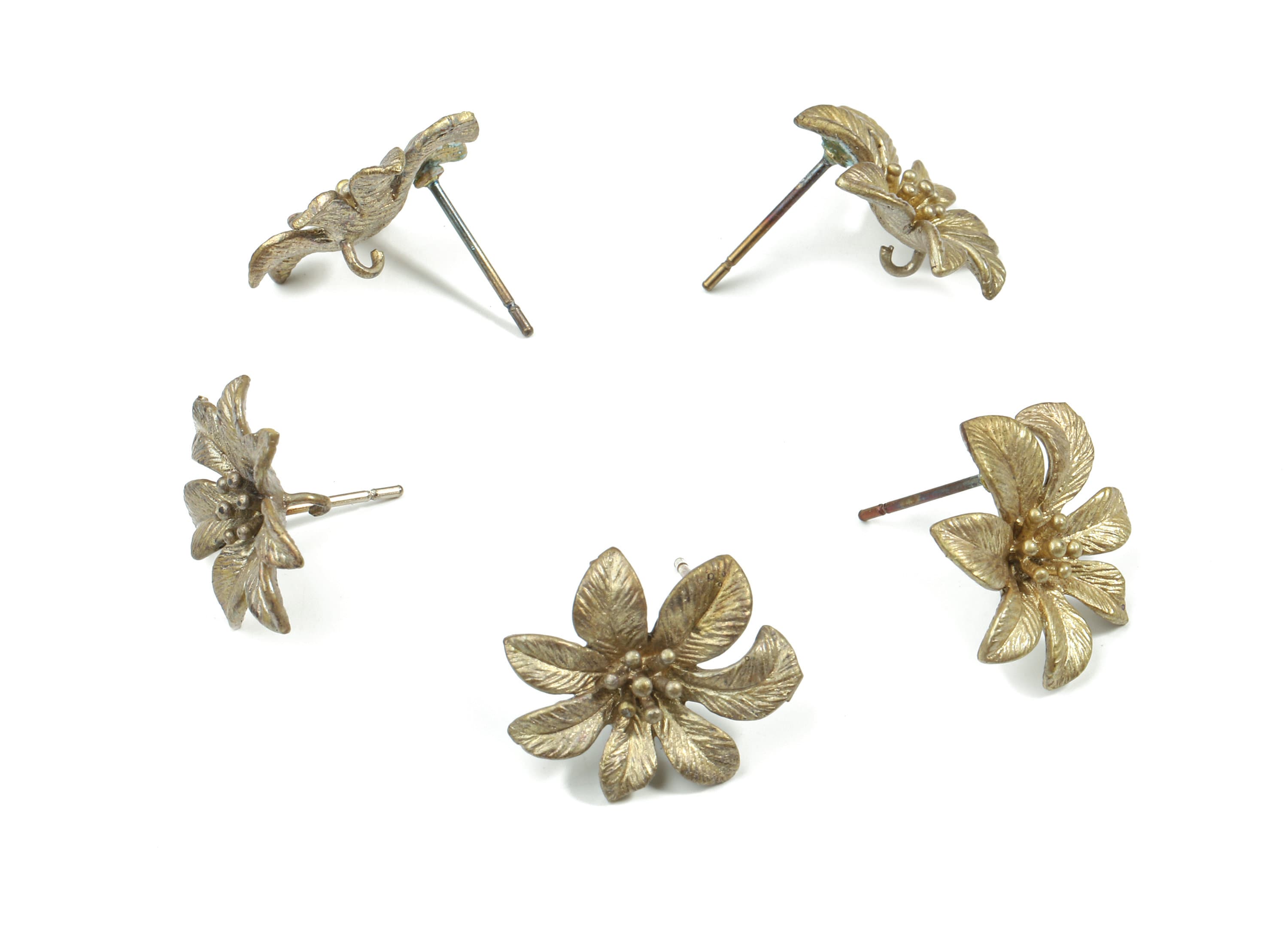 Brass Flower Earring Stud With Loop - Raw Brass Flower Earring Post - Steel Needle - Jewelry Supplies - 17.03x14.8x2.9mm - PP3205 - DOMEDBAZAAR