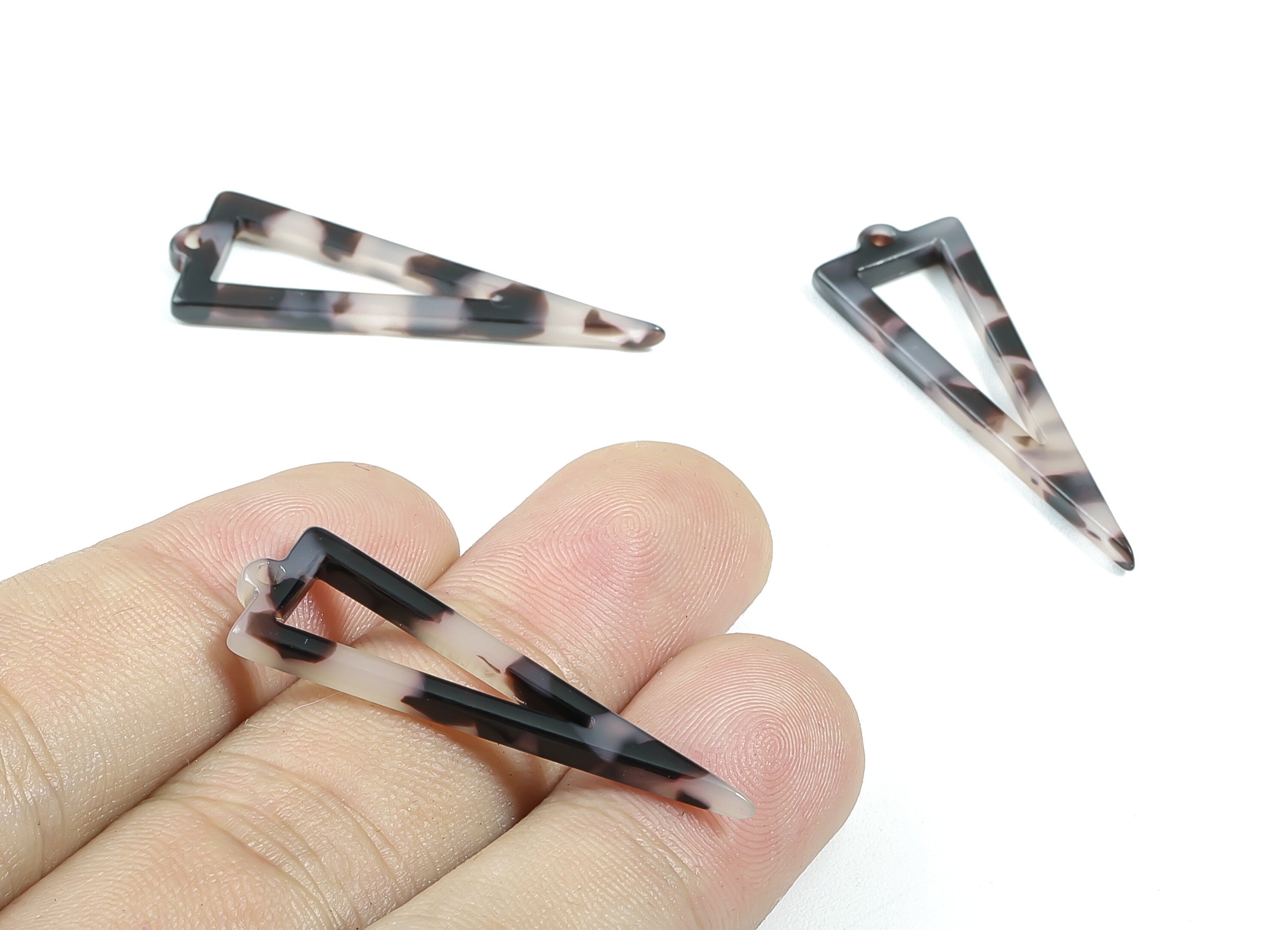 Acrylic Earring Charms - Blonde Tortoise Shell Earrings - Triangle Shaped - Color Code: A06 - 40.3x12.8mm - AC1085A - DOMEDBAZAAR