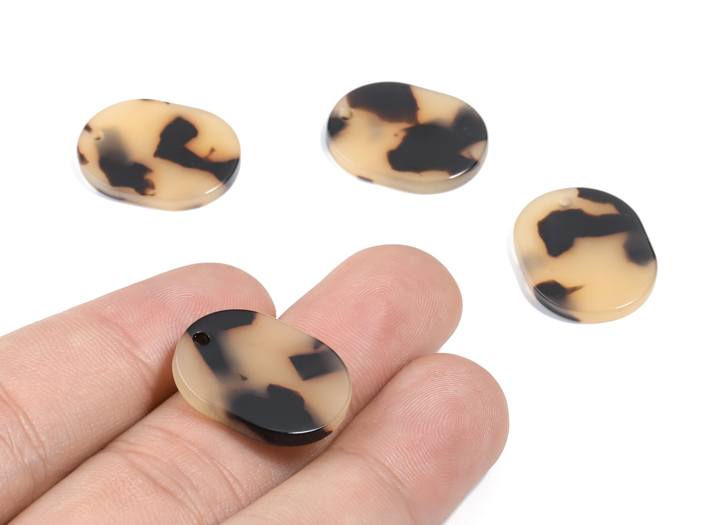 Acetate Oval Earring Charm - Oval Pendant - Blonde Tortoise Shell Earrings - Jewelry Supplies - Color Code:A08 - 21.87x17x2.5mm - AC1867-A08 - DOMEDBAZAAR