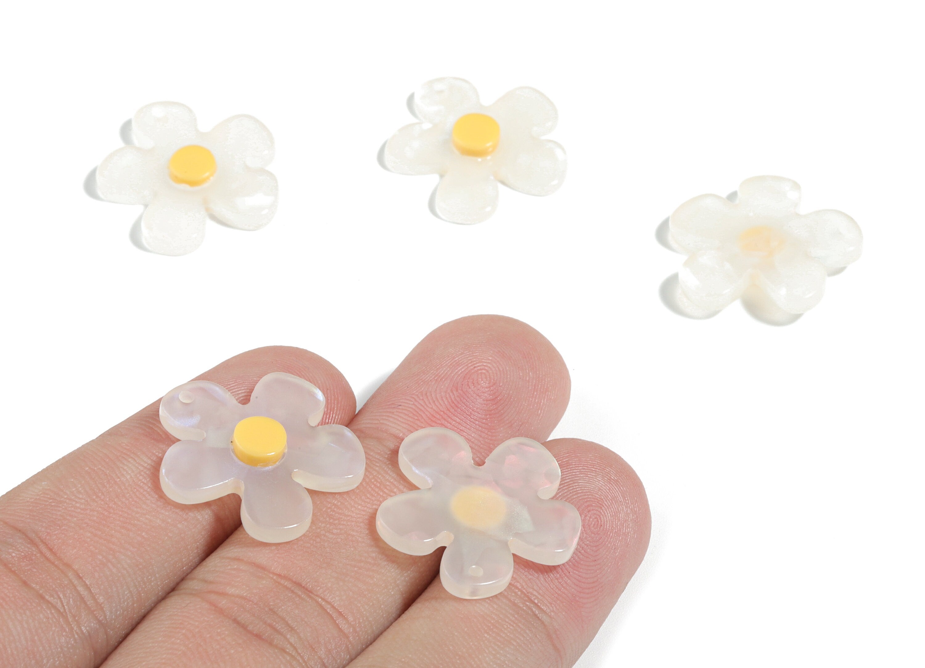 Acrylic Daisy Charms - Daisy Earring and Pandant - Earring Findings - Jewelry Supplies - 20.51x19.47x3.86mm - AC1909 - DOMEDBAZAAR