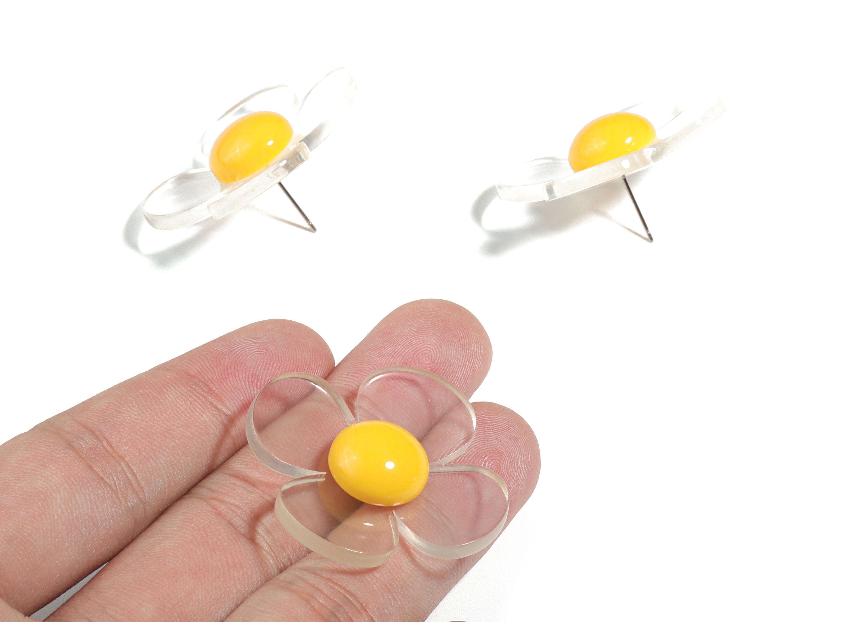 Acrylic Daisy Earring Stud - Daisy Earring Post - Earring Post - Jewelry Supplies - 38.11x38.11x9.09mm - AC1921 - DOMEDBAZAAR