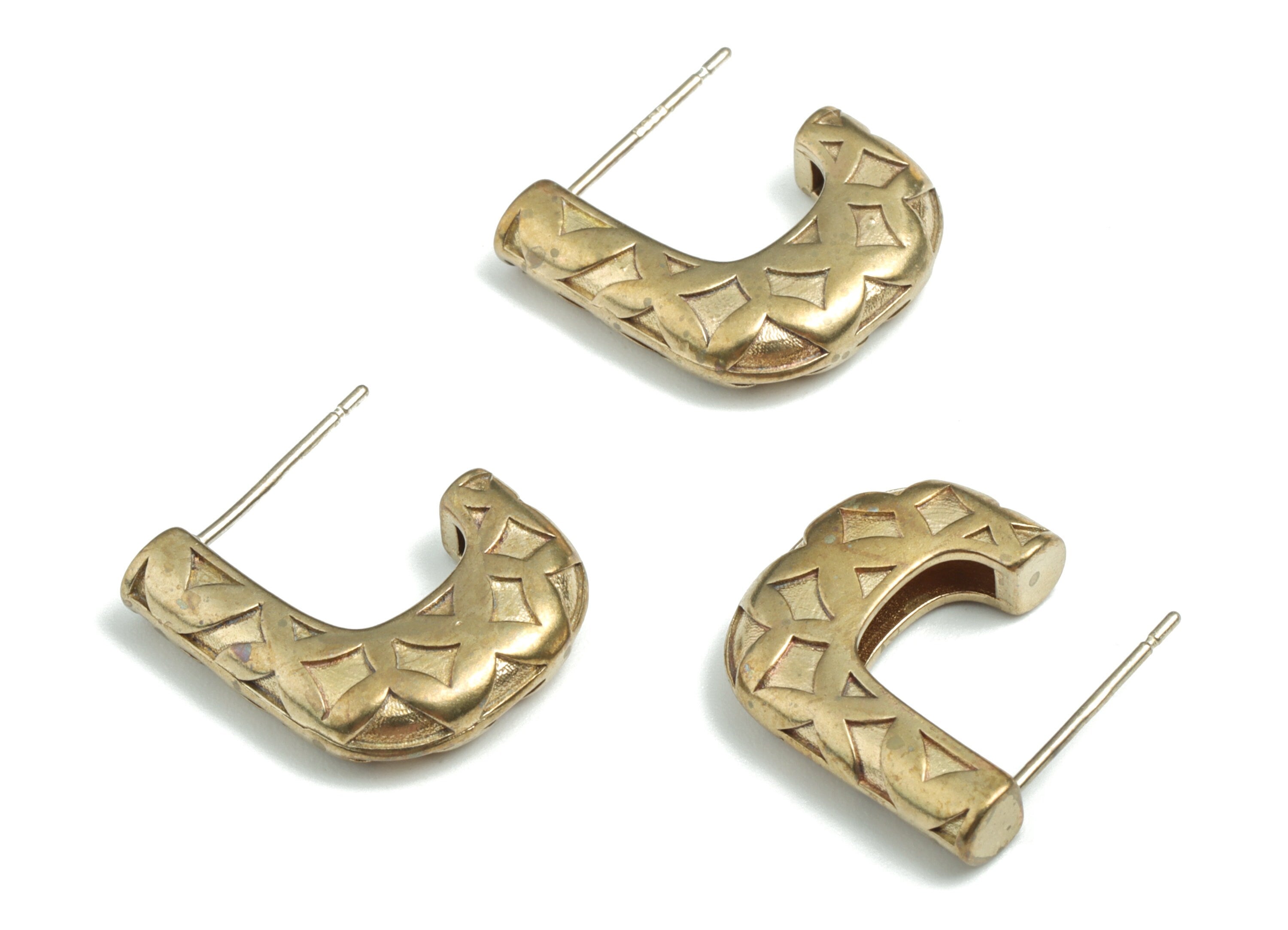 Brass  Textured J  Earring Stud - Raw Brass U Earring Post - Earring Post - Jewelry Supplies - 17.6x16.158x4.11mm - PPCK054 - DOMEDBAZAAR