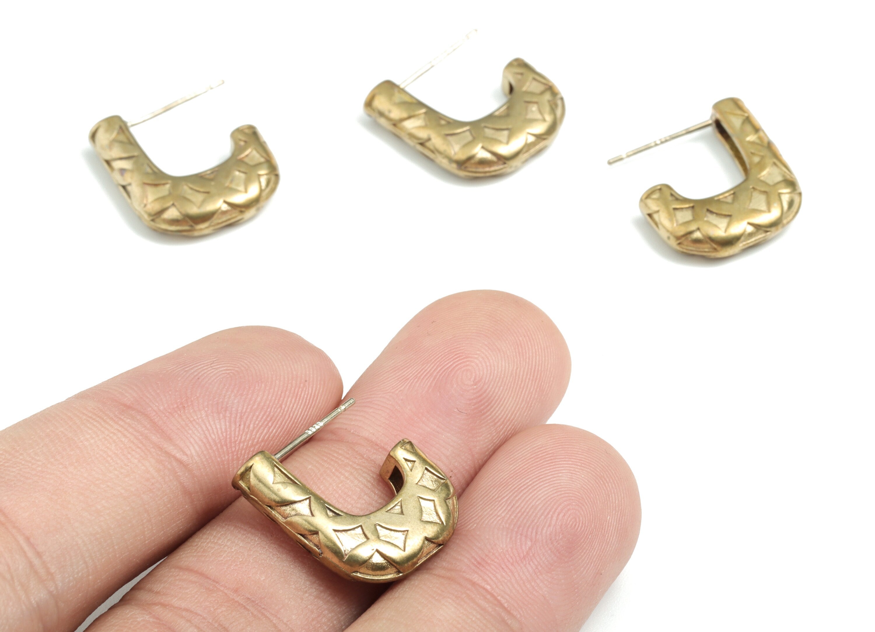Brass  Textured J  Earring Stud - Raw Brass U Earring Post - Earring Post - Jewelry Supplies - 17.6x16.158x4.11mm - PPCK054 - DOMEDBAZAAR