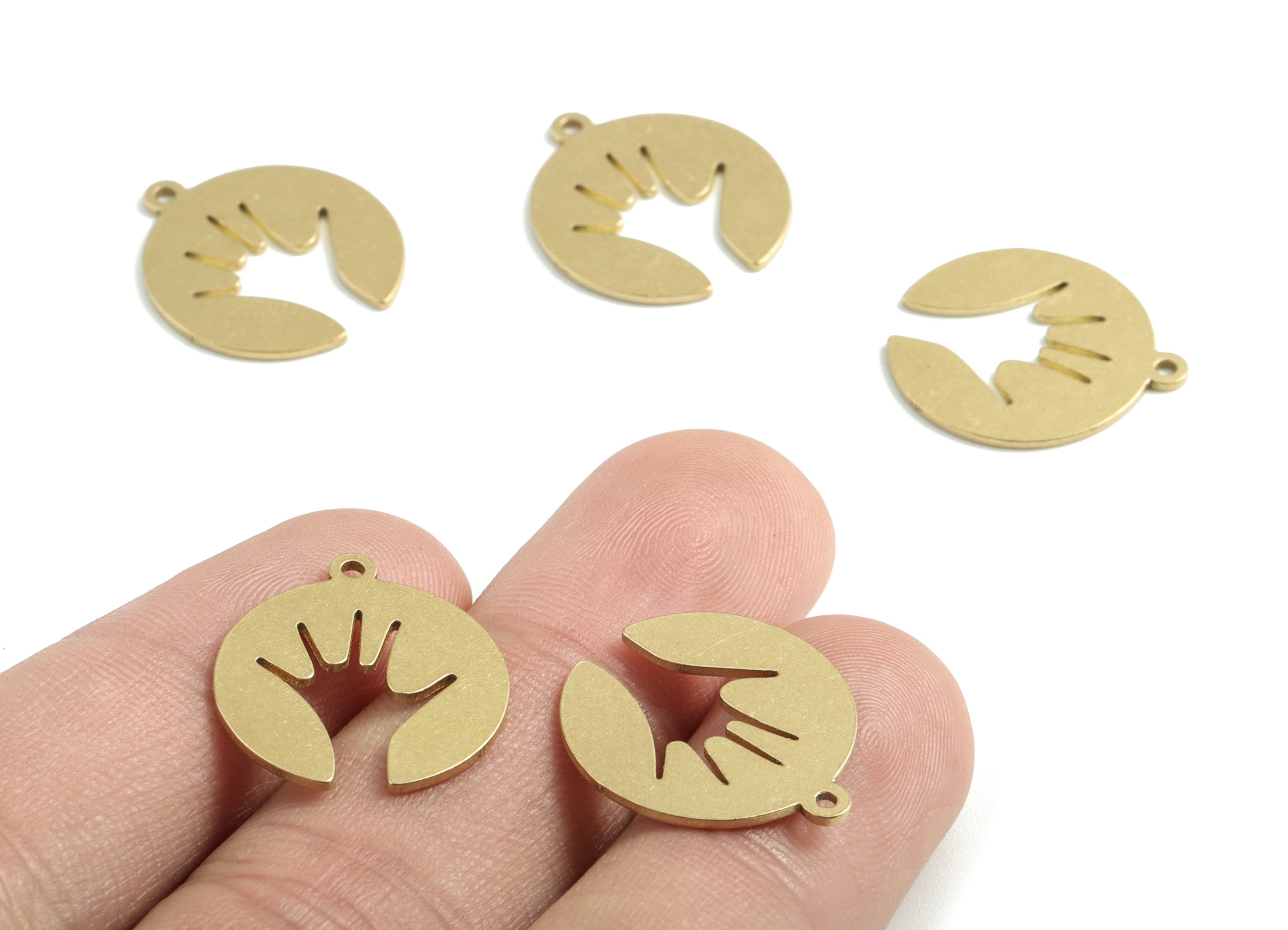 Brass Hand Earring Charms - Raw Brass Hand Pendant - Earrings Finding - Jewelry Supplies - 19.94x17.95x0.81mm - PPM2829 - DOMEDBAZAAR