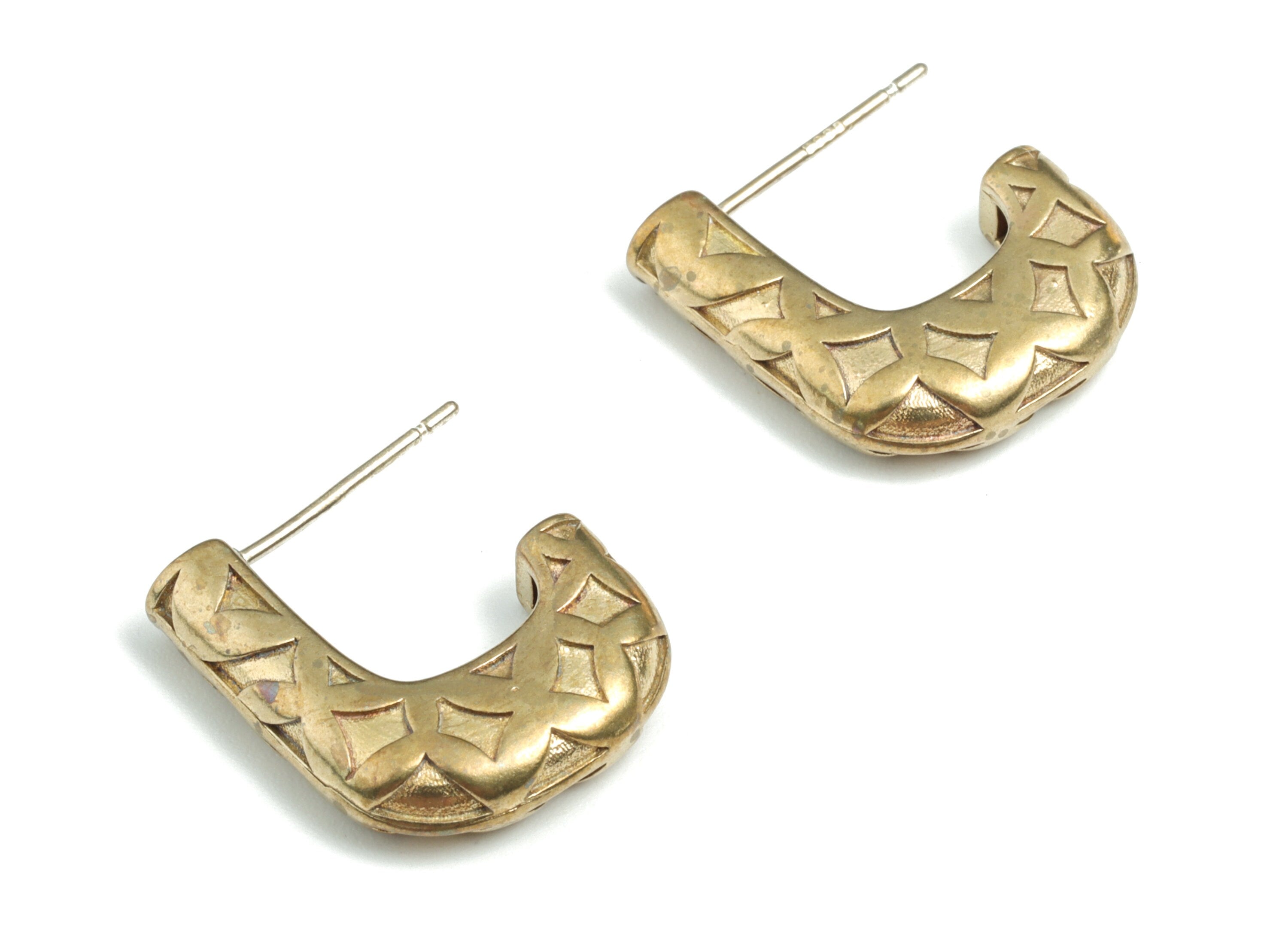 Brass  Textured J  Earring Stud - Raw Brass U Earring Post - Earring Post - Jewelry Supplies - 17.6x16.158x4.11mm - PPCK054 - DOMEDBAZAAR