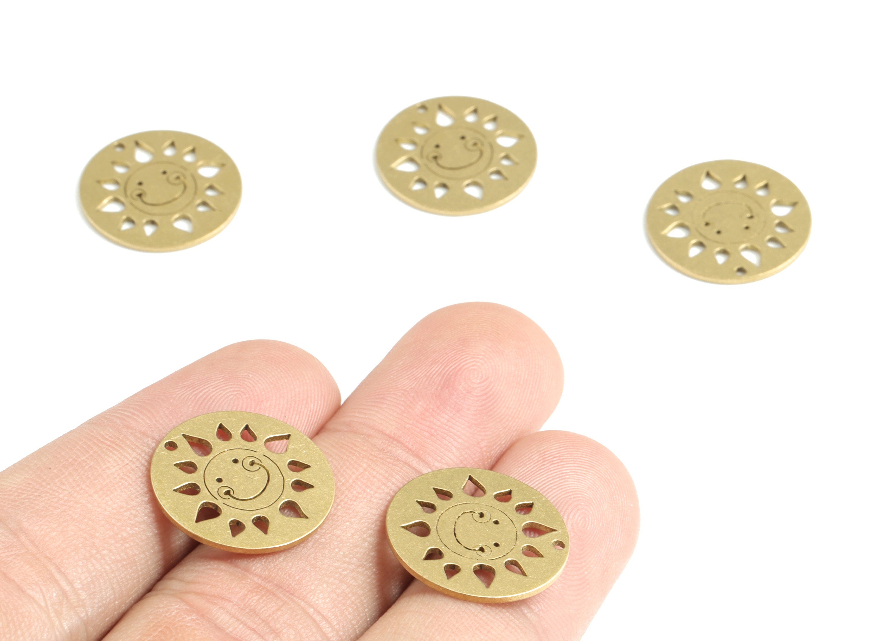 Brass Round Earring Charms - Raw Brass Circle Sun Pendant - Earrings Finding - Jewelry Supplies - 17.47x17.47x0.82mm - PPM3120 - DOMEDBAZAAR