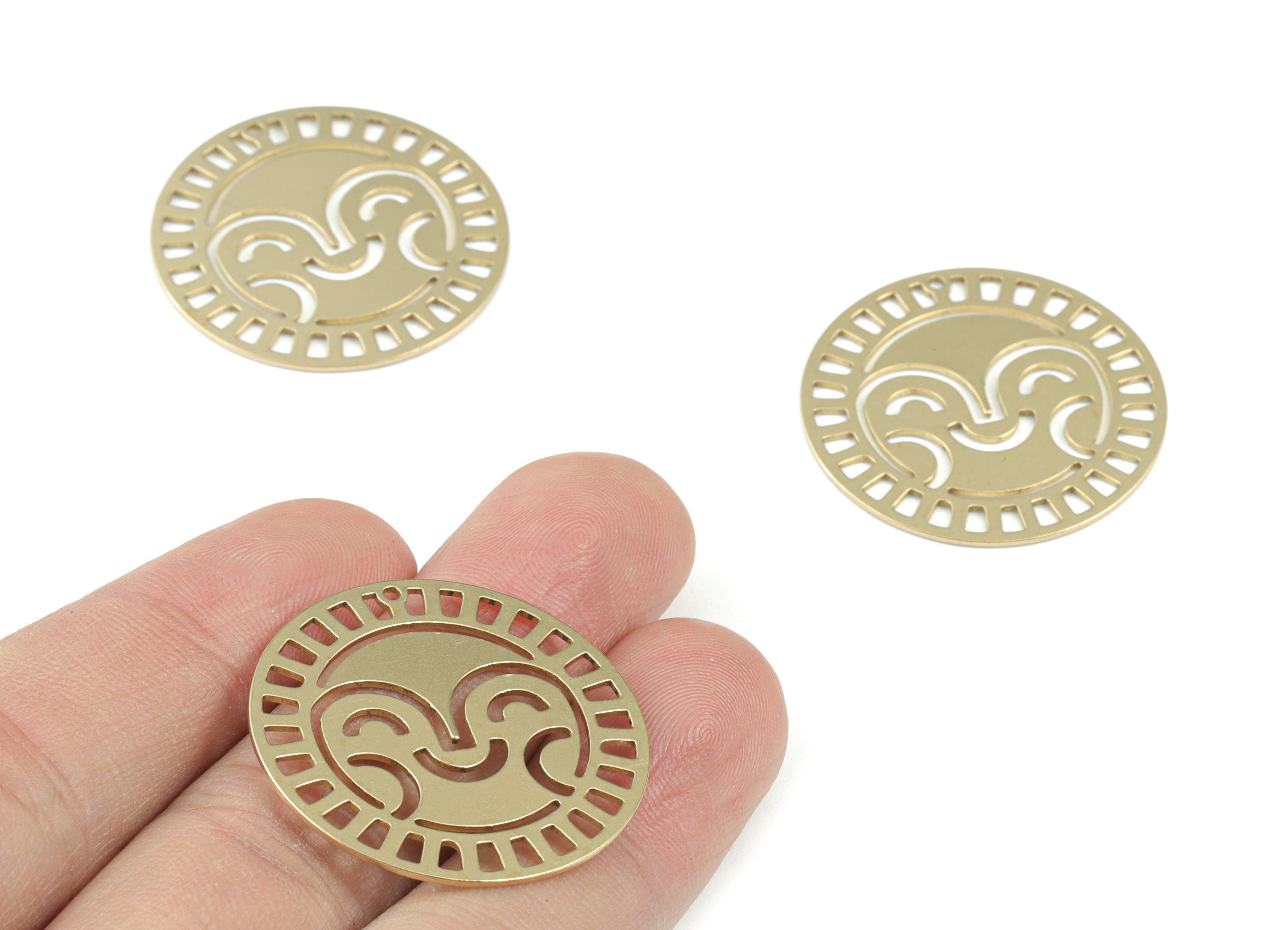 Smiley Sun Face Round Pendant - Raw Brass Sun Circle Face Earring Charms - Jewelry Making Supplies - 30x30 x0.72mm - PPM3601 - DOMEDBAZAAR