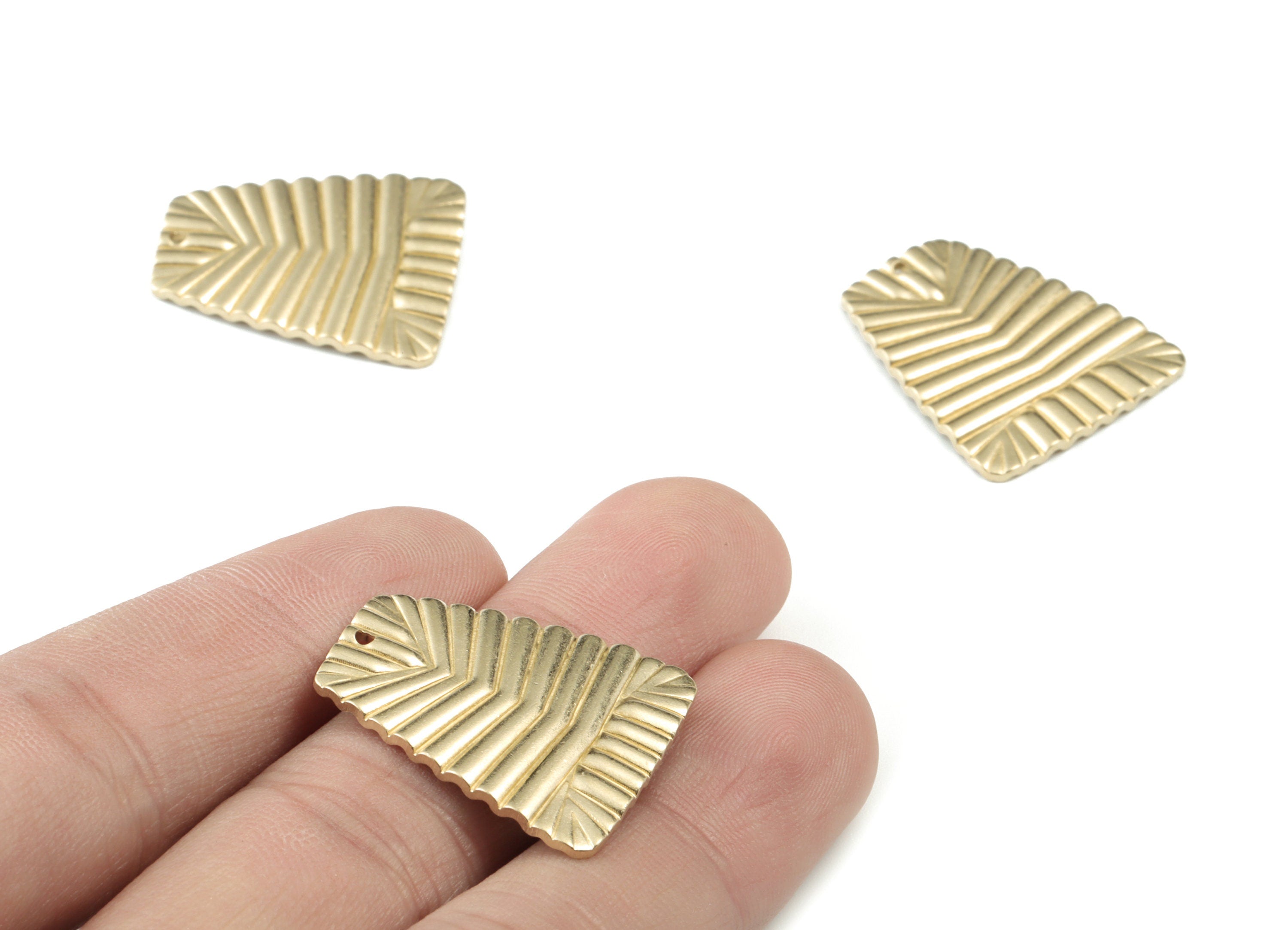 Brass Trapezoid Earring Charms - Raw Brass Patterned Trapezoid Pendant - Earring Findings - Jewellery Supplies - 25.37x22.47x1.78mm - PP3616 - DOMEDBAZAAR