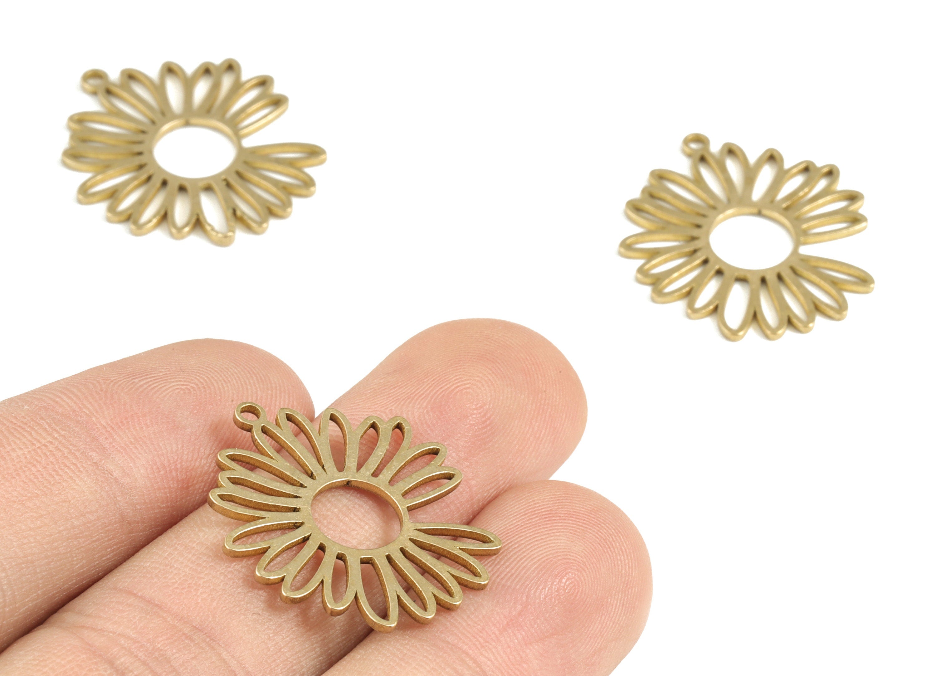 Brass Flower Earring Charms - Raw Brass Flower Pendant - Earring Findings - Jewelry Supplies - 24.91x21.87x1mm - PP3747 - DOMEDBAZAAR